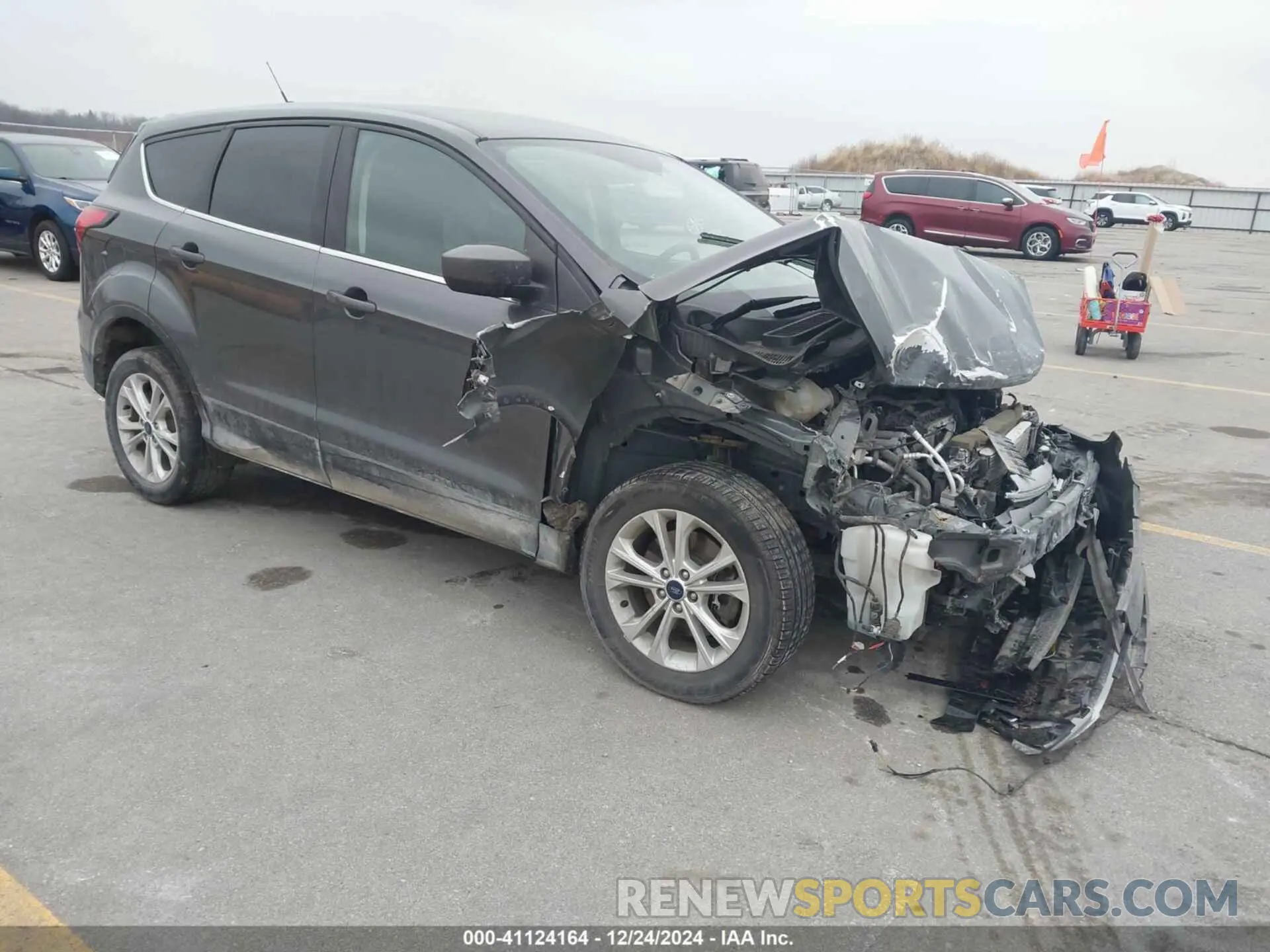 1 Photograph of a damaged car 1FMCU9GD9KUC53338 FORD ESCAPE 2019