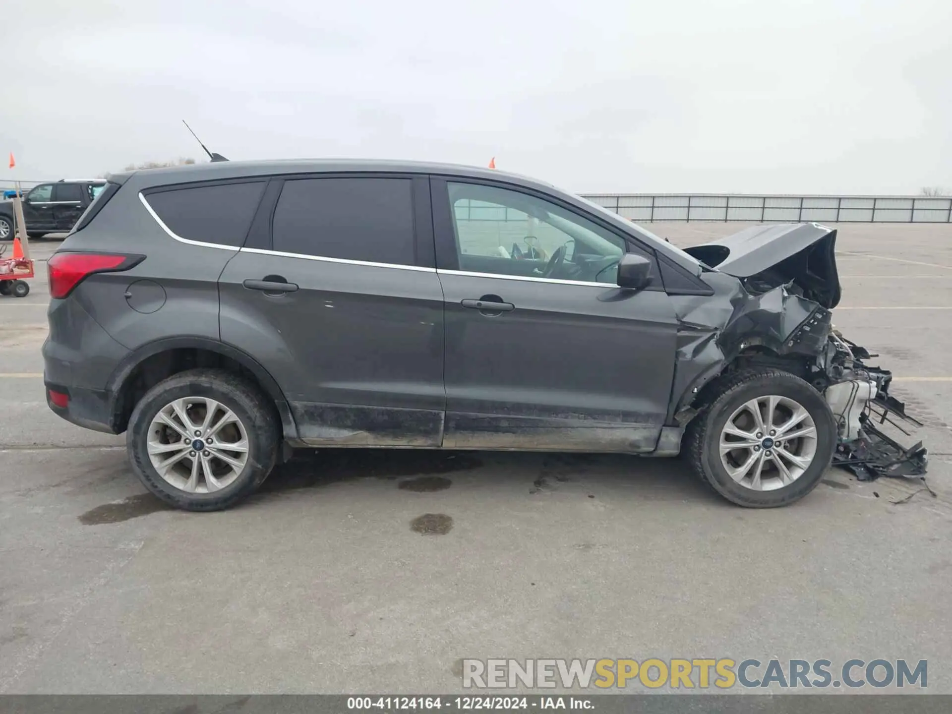 14 Photograph of a damaged car 1FMCU9GD9KUC53338 FORD ESCAPE 2019