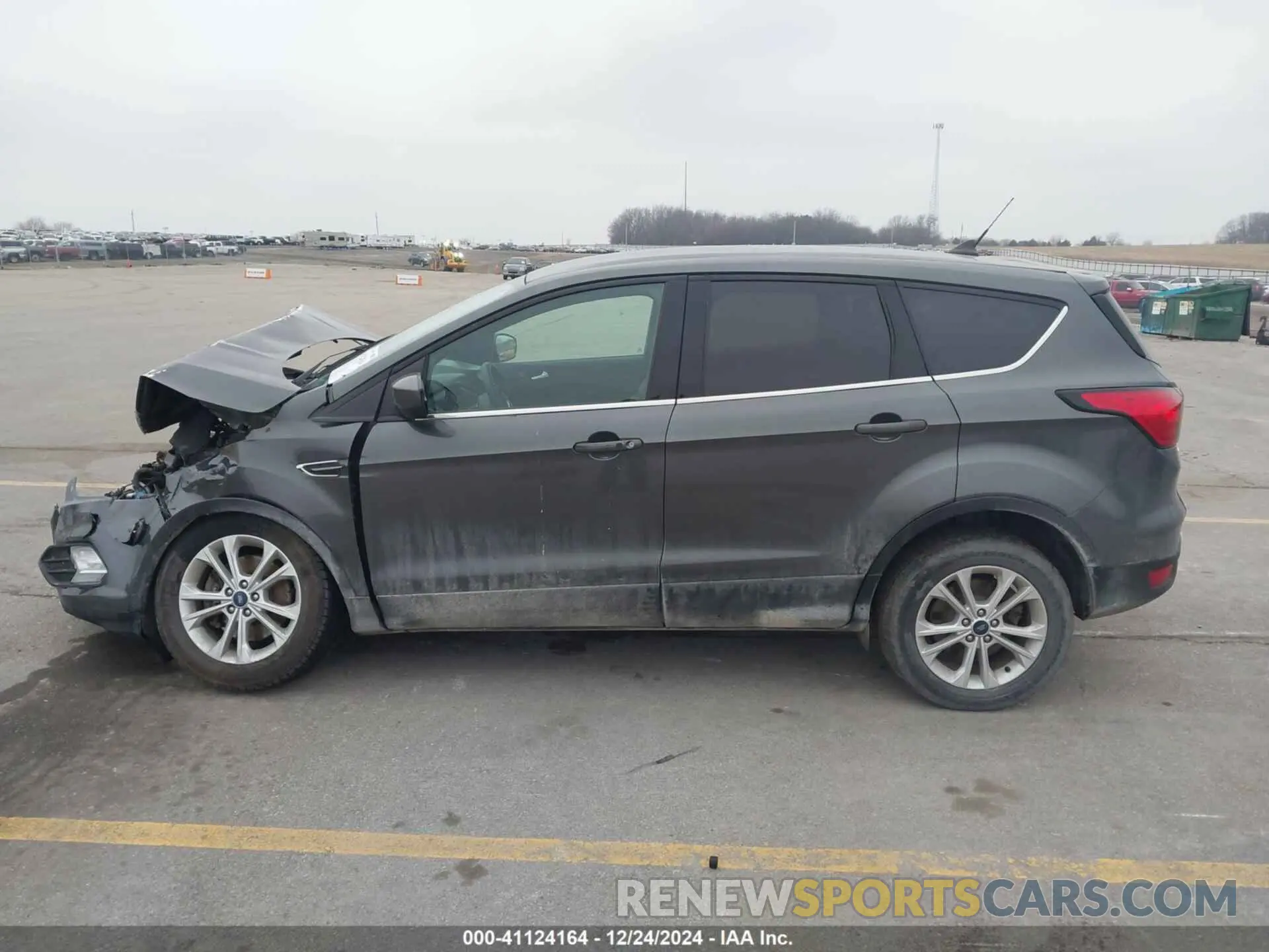 15 Photograph of a damaged car 1FMCU9GD9KUC53338 FORD ESCAPE 2019