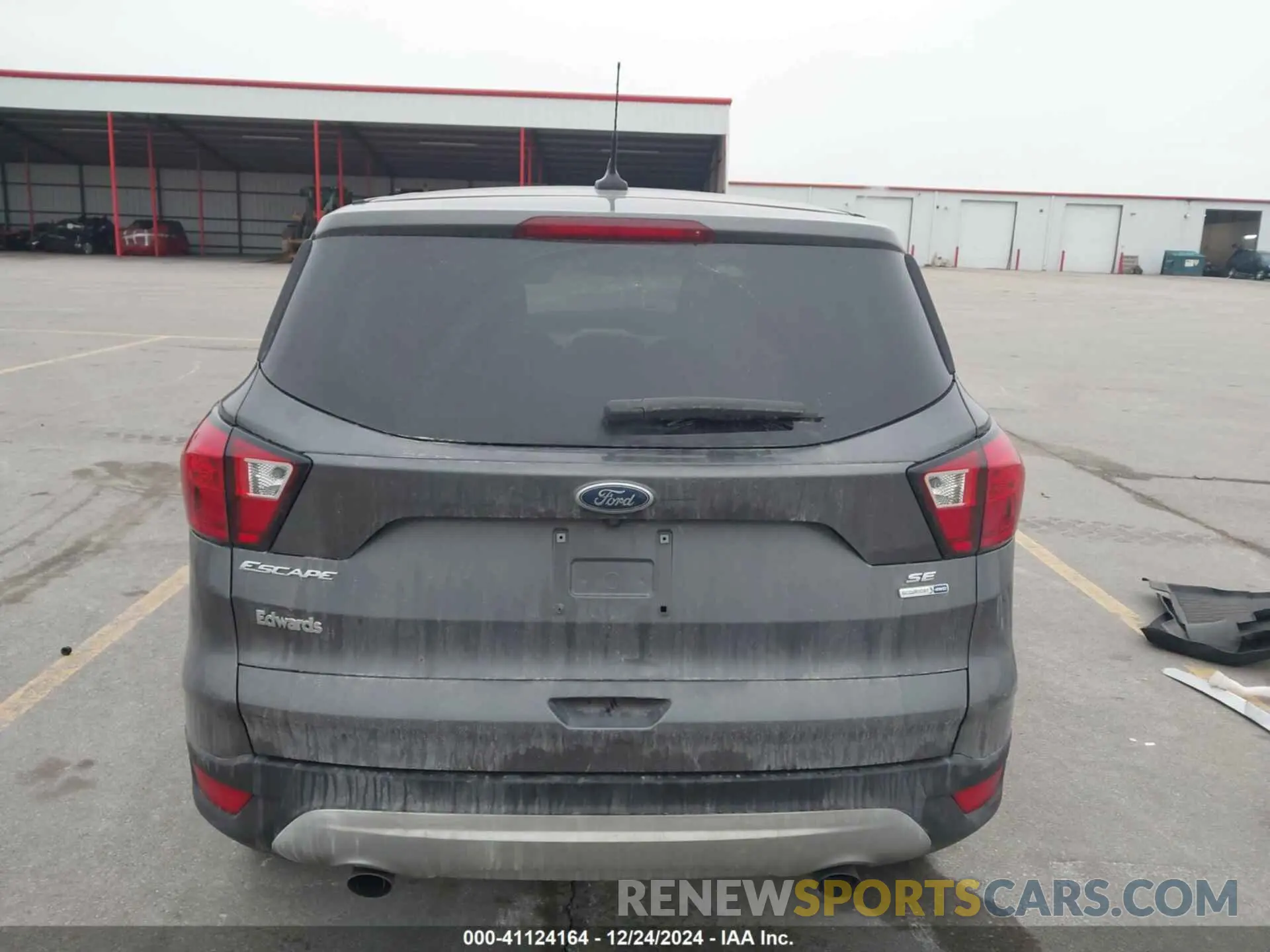 17 Photograph of a damaged car 1FMCU9GD9KUC53338 FORD ESCAPE 2019