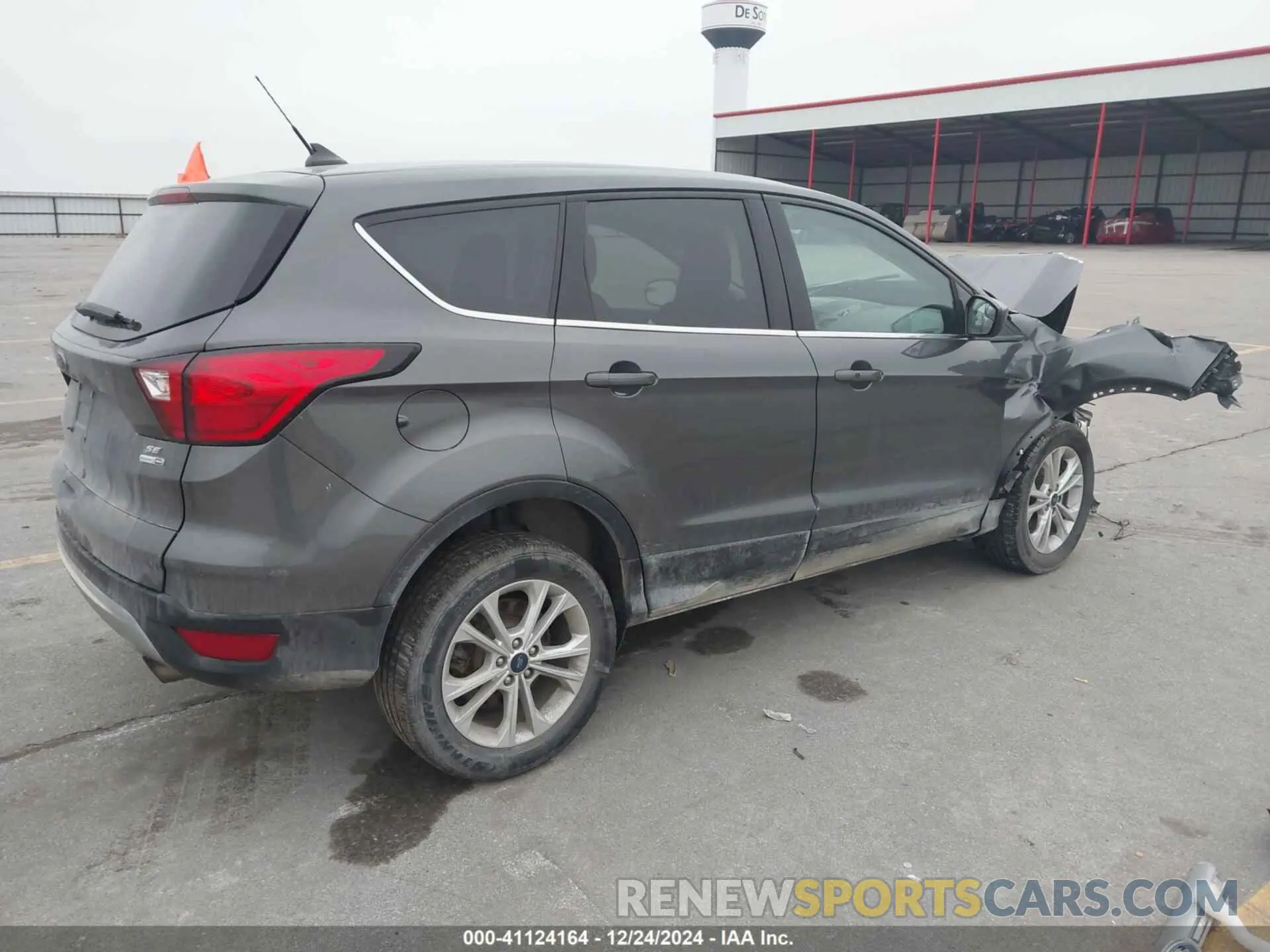 4 Photograph of a damaged car 1FMCU9GD9KUC53338 FORD ESCAPE 2019