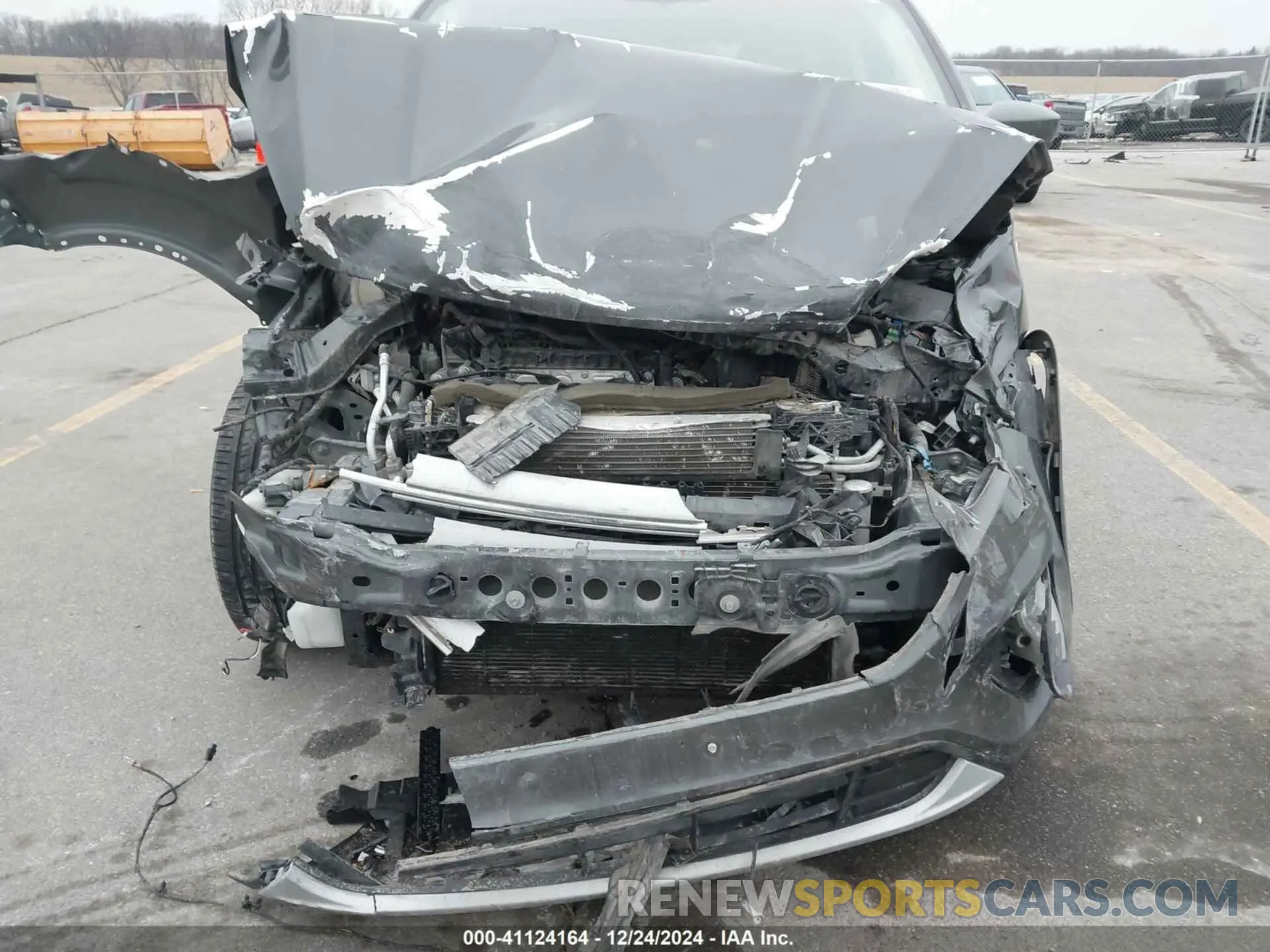 6 Photograph of a damaged car 1FMCU9GD9KUC53338 FORD ESCAPE 2019