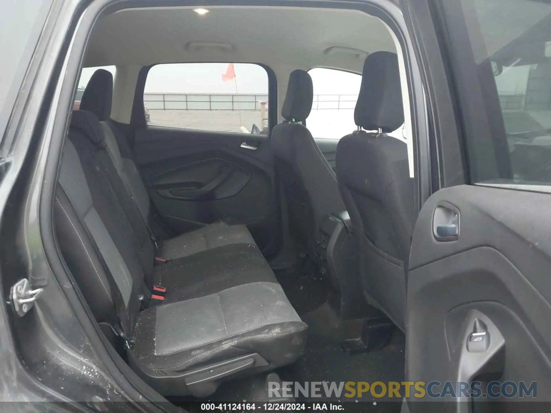 8 Photograph of a damaged car 1FMCU9GD9KUC53338 FORD ESCAPE 2019