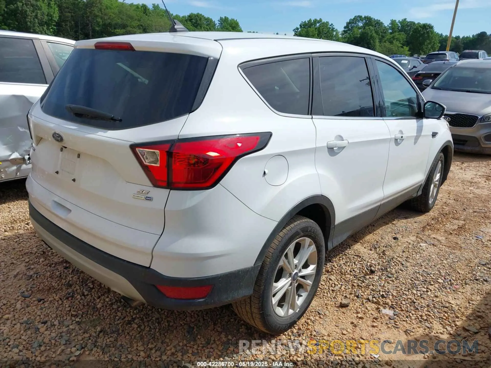 4 Photograph of a damaged car 1FMCU9GDXKUA29656 FORD ESCAPE 2019