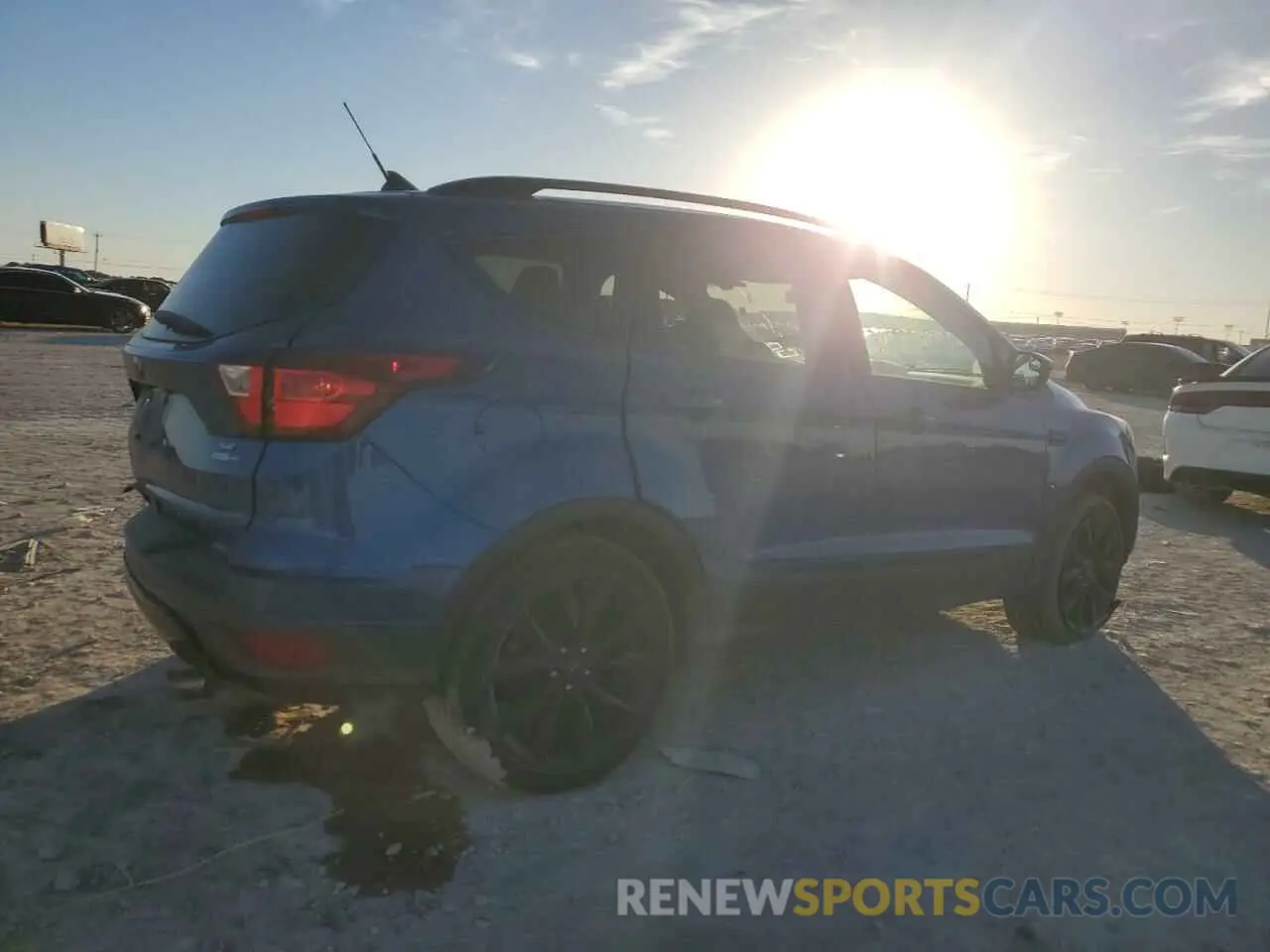 3 Photograph of a damaged car 1FMCU9GDXKUA54511 FORD ESCAPE 2019