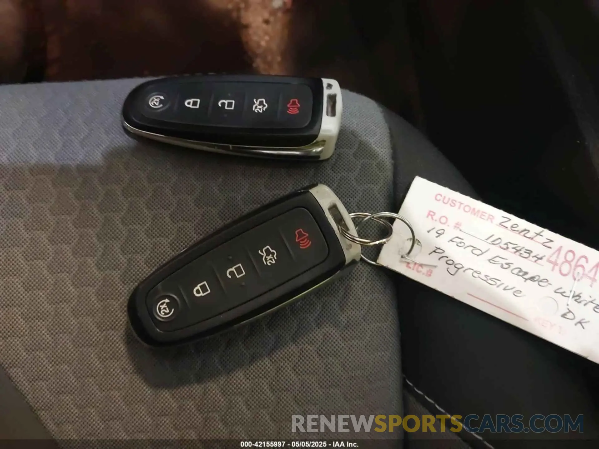 11 Photograph of a damaged car 1FMCU9GDXKUA97147 FORD ESCAPE 2019