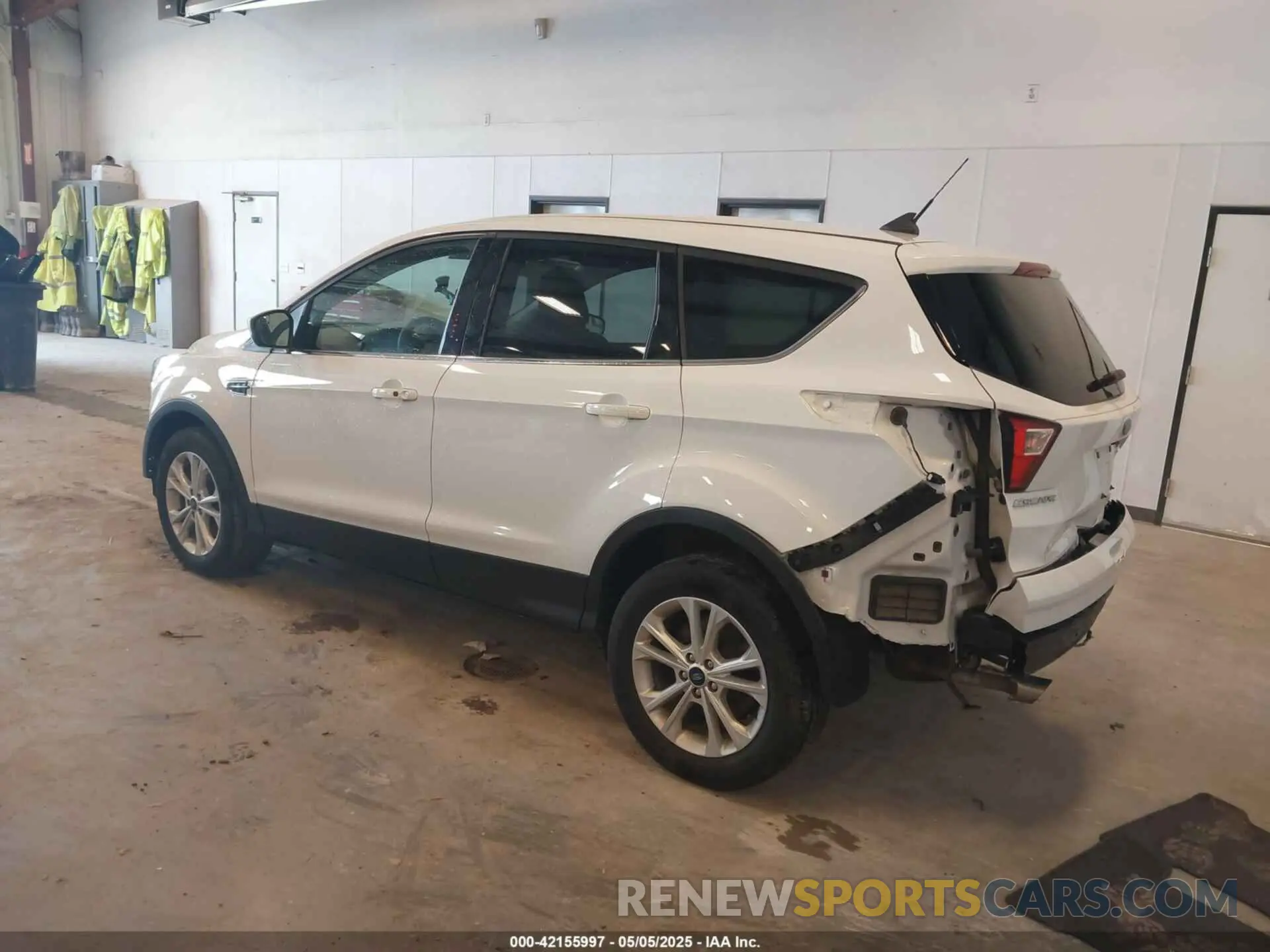 3 Photograph of a damaged car 1FMCU9GDXKUA97147 FORD ESCAPE 2019