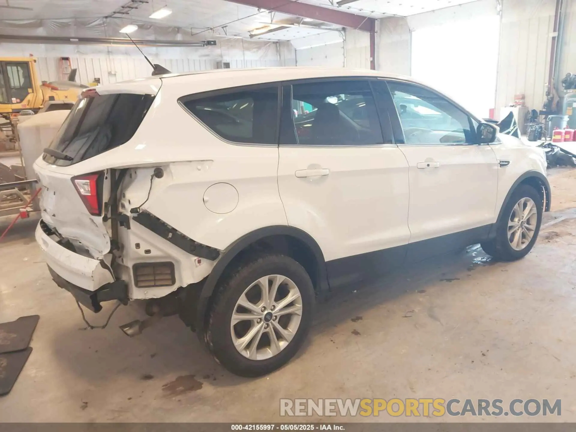 4 Photograph of a damaged car 1FMCU9GDXKUA97147 FORD ESCAPE 2019