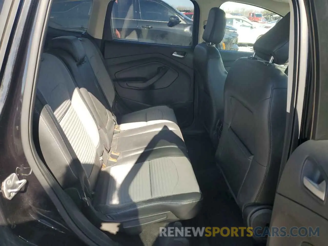 11 Photograph of a damaged car 1FMCU9GDXKUB18790 FORD ESCAPE 2019