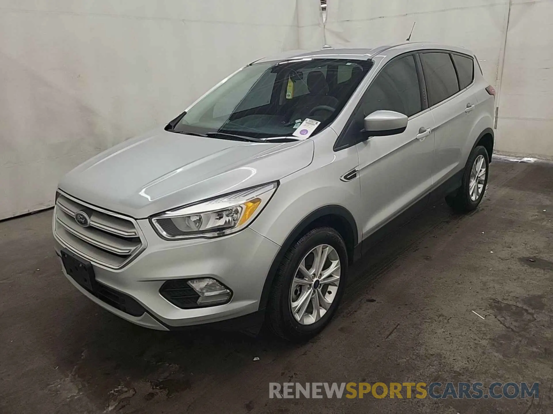 18 Photograph of a damaged car 1FMCU9GDXKUB27277 FORD ESCAPE 2019