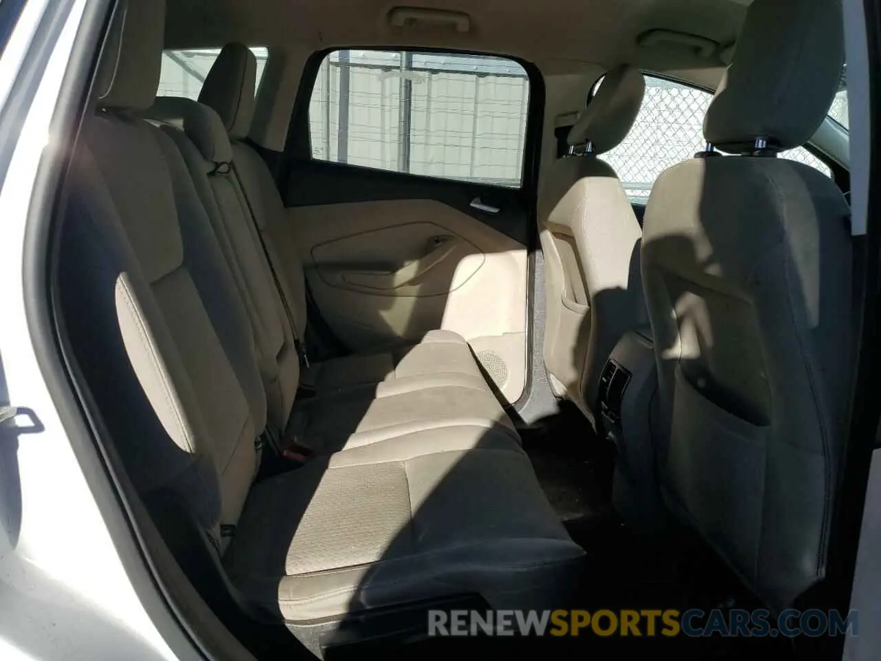 11 Photograph of a damaged car 1FMCU9GDXKUB32530 FORD ESCAPE 2019
