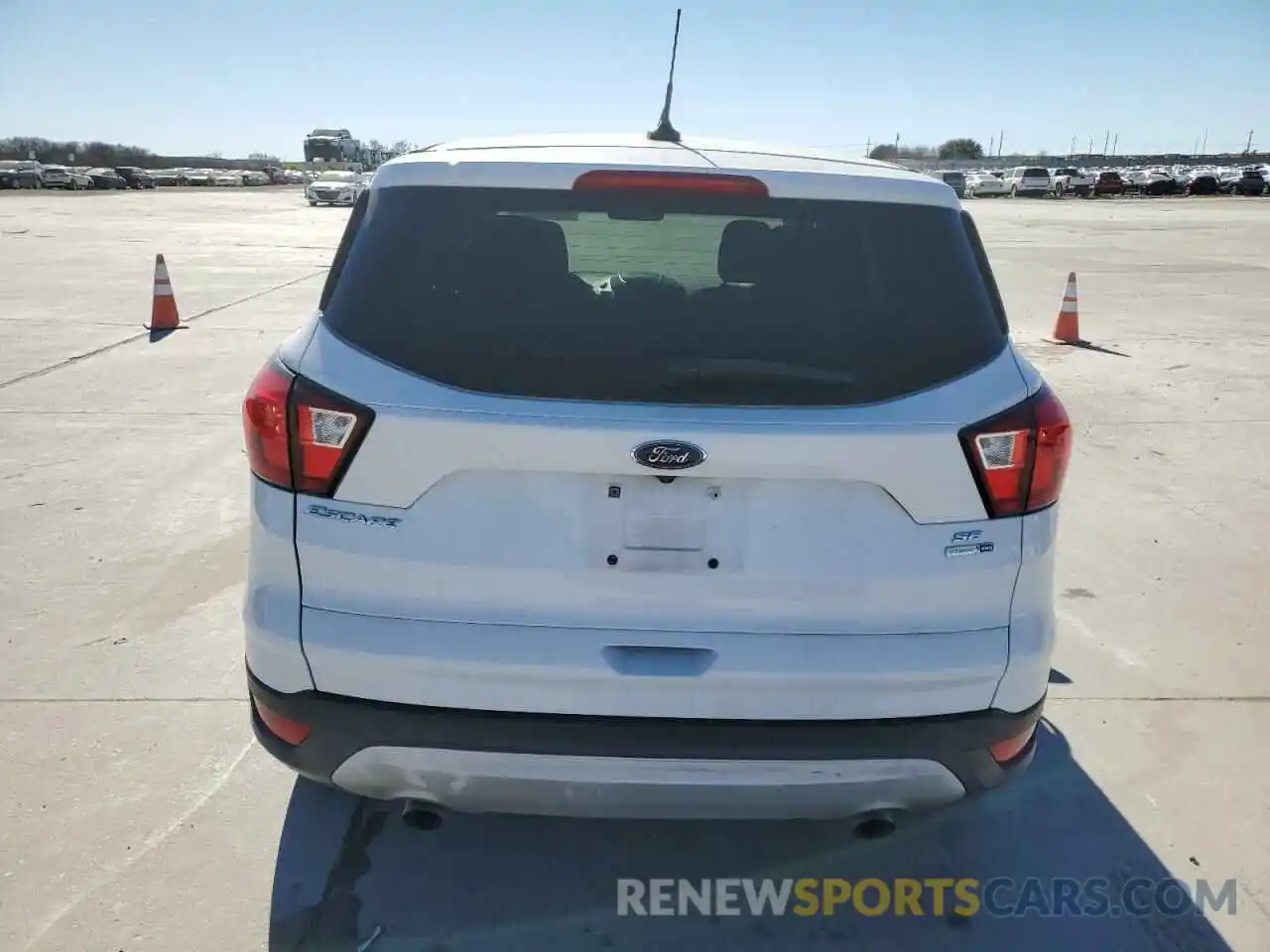 6 Photograph of a damaged car 1FMCU9GDXKUB34844 FORD ESCAPE 2019