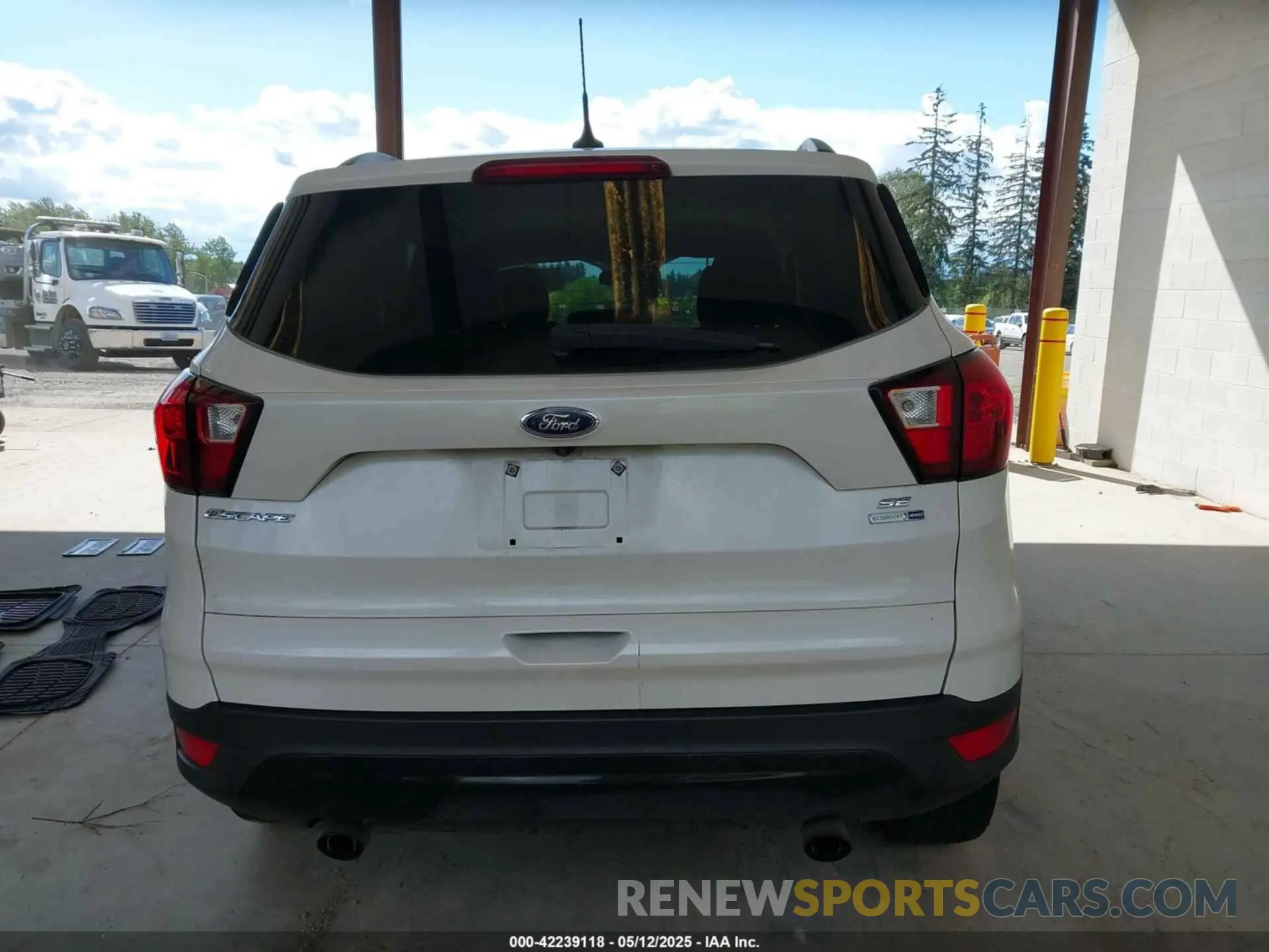 16 Photograph of a damaged car 1FMCU9GDXKUB63437 FORD ESCAPE 2019