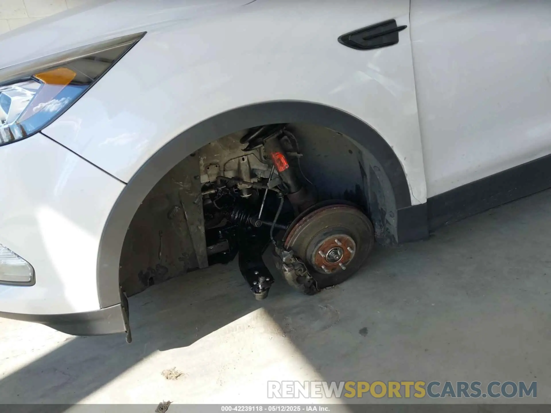 6 Photograph of a damaged car 1FMCU9GDXKUB63437 FORD ESCAPE 2019