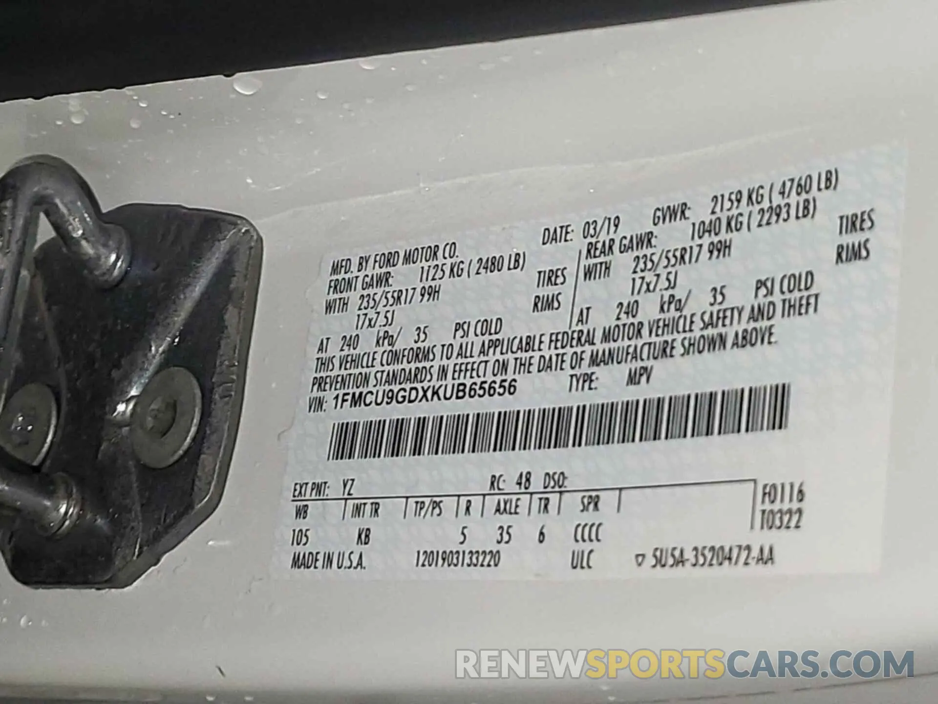 1 Photograph of a damaged car 1FMCU9GDXKUB65656 FORD ESCAPE 2019