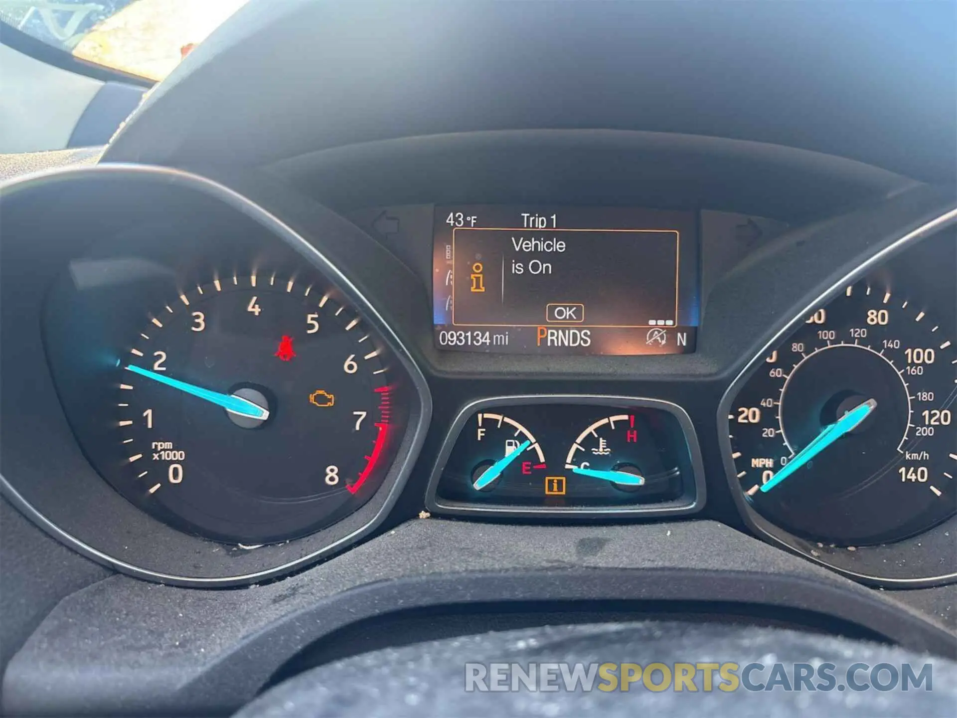 33 Photograph of a damaged car 1FMCU9GDXKUB75412 FORD ESCAPE 2019