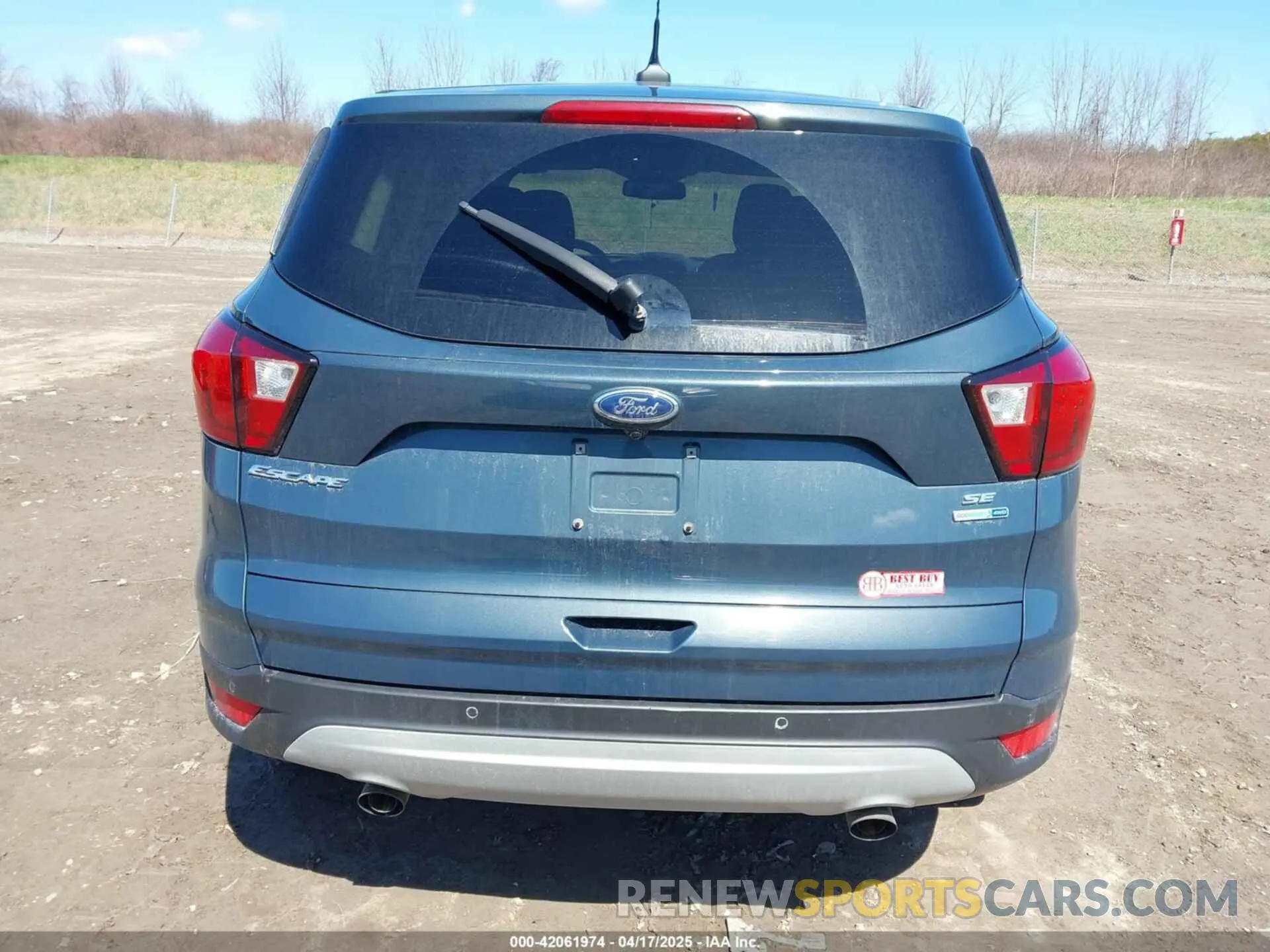 16 Photograph of a damaged car 1FMCU9GDXKUC06609 FORD ESCAPE 2019