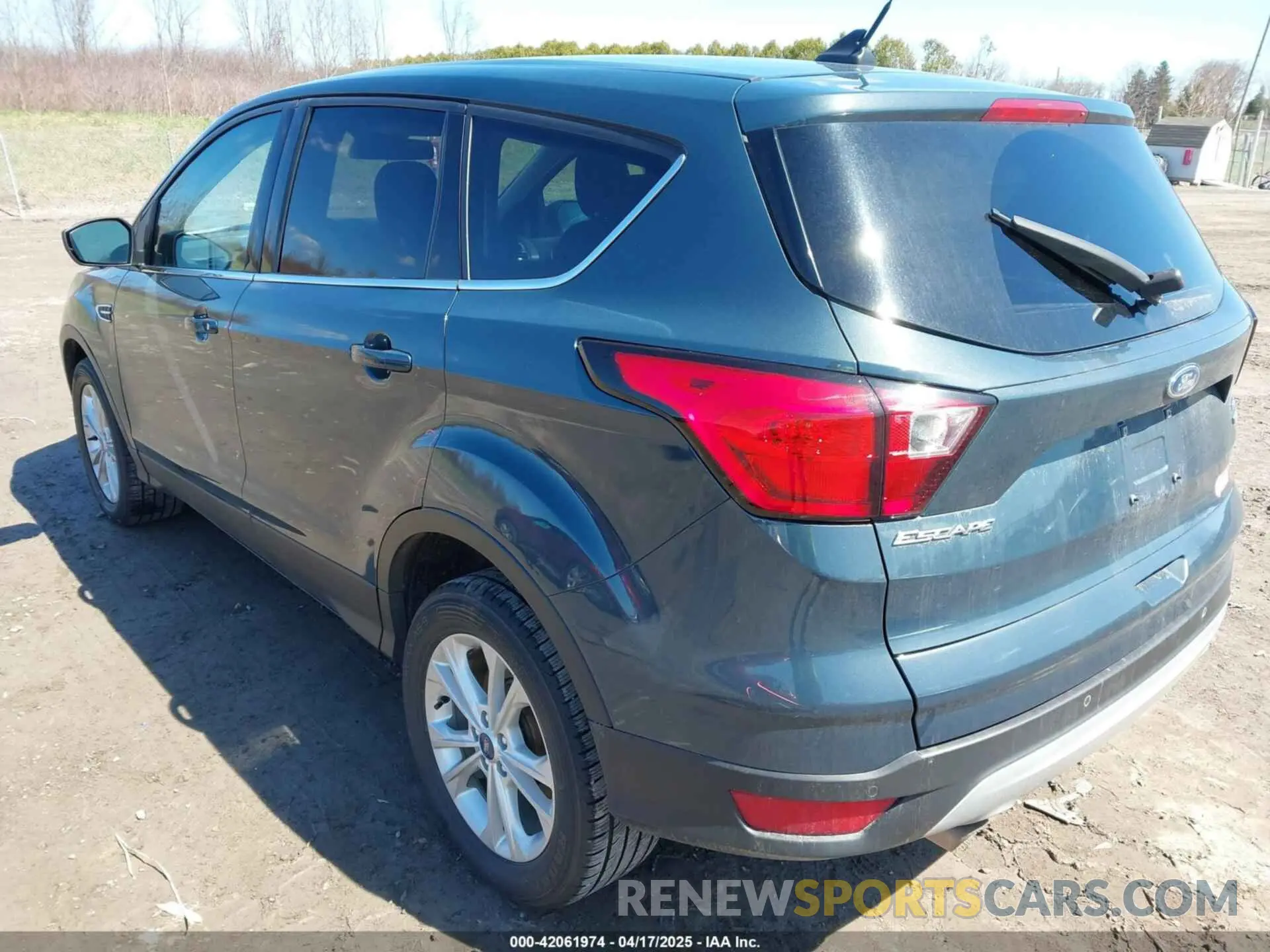 3 Photograph of a damaged car 1FMCU9GDXKUC06609 FORD ESCAPE 2019