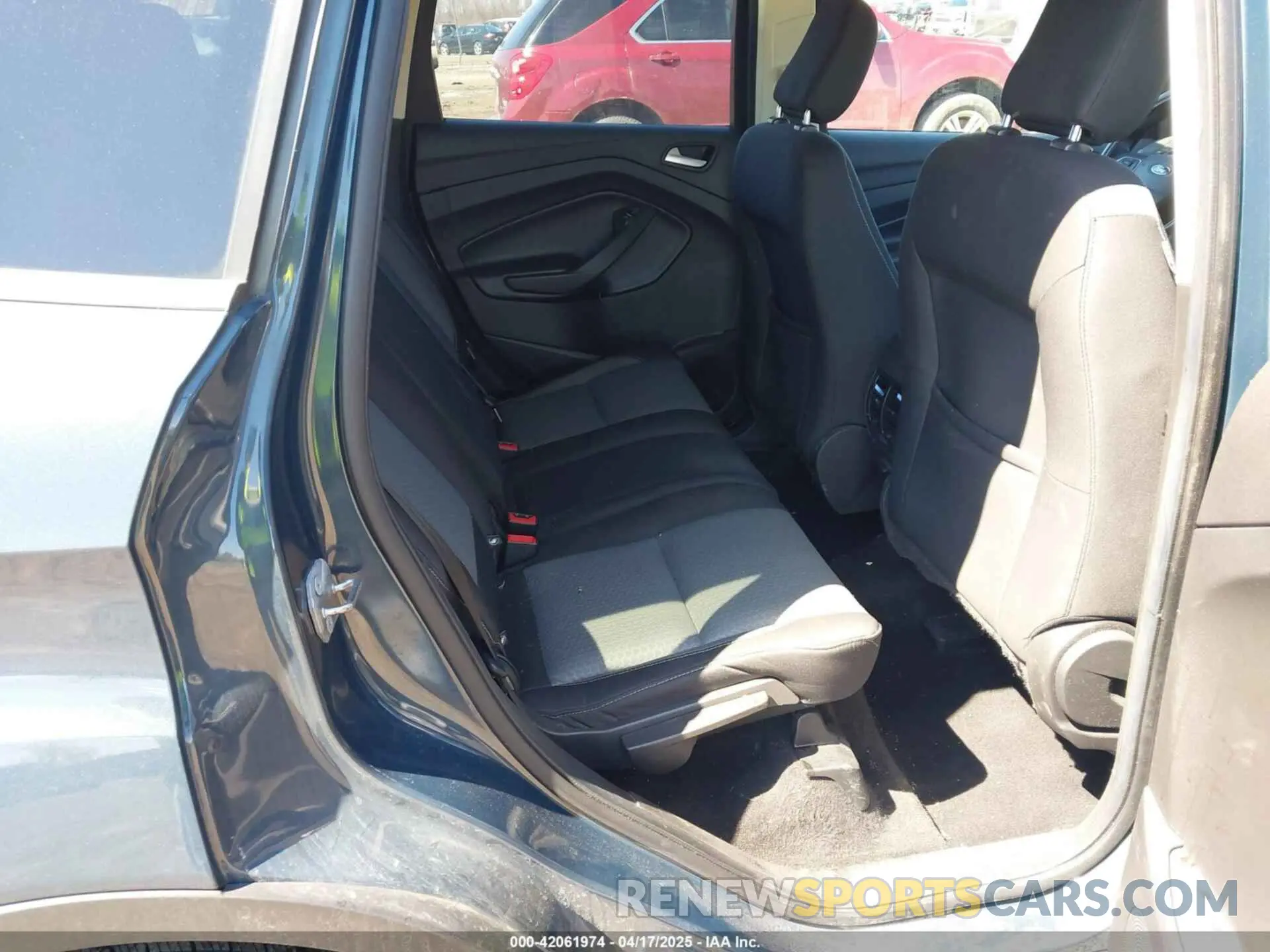 8 Photograph of a damaged car 1FMCU9GDXKUC06609 FORD ESCAPE 2019