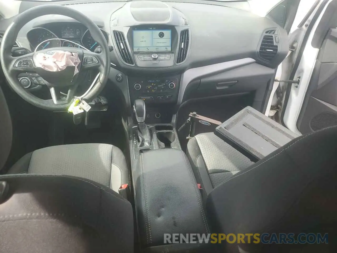 8 Photograph of a damaged car 1FMCU9GDXKUC13530 FORD ESCAPE 2019