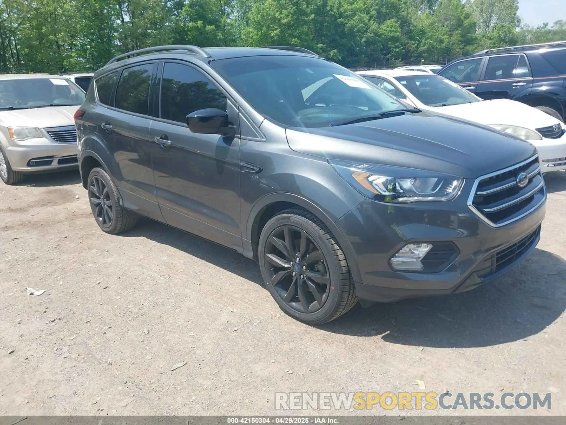 1 Photograph of a damaged car 1FMCU9GDXKUC19327 FORD ESCAPE 2019