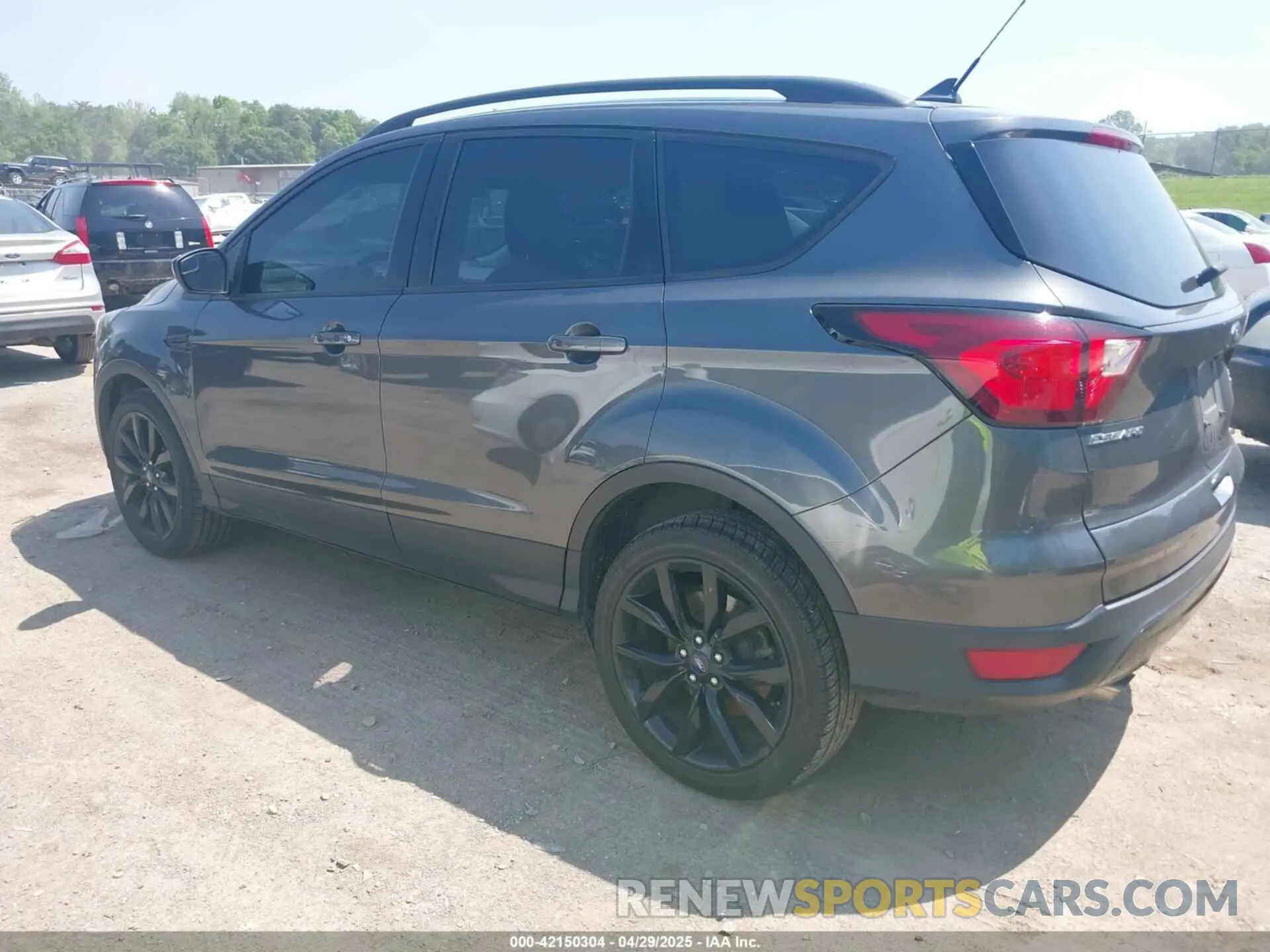 3 Photograph of a damaged car 1FMCU9GDXKUC19327 FORD ESCAPE 2019