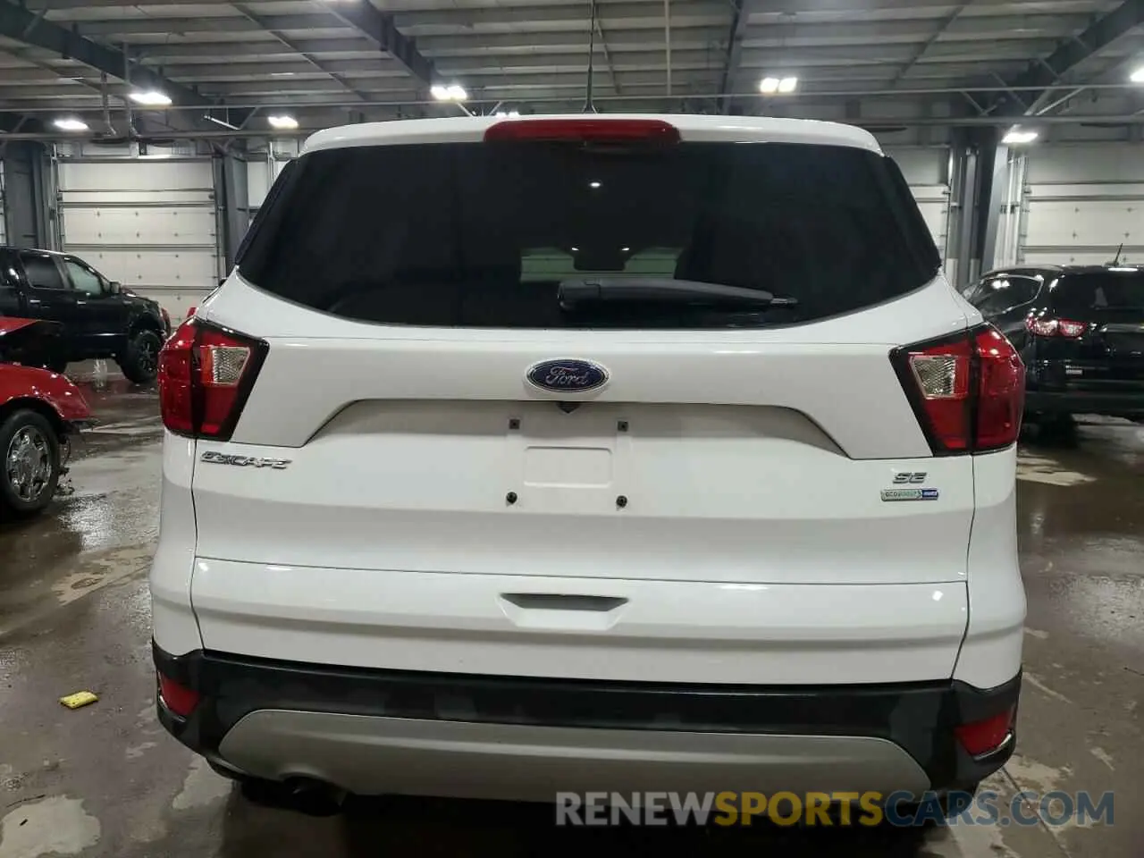6 Photograph of a damaged car 1FMCU9GDXKUC34183 FORD ESCAPE 2019