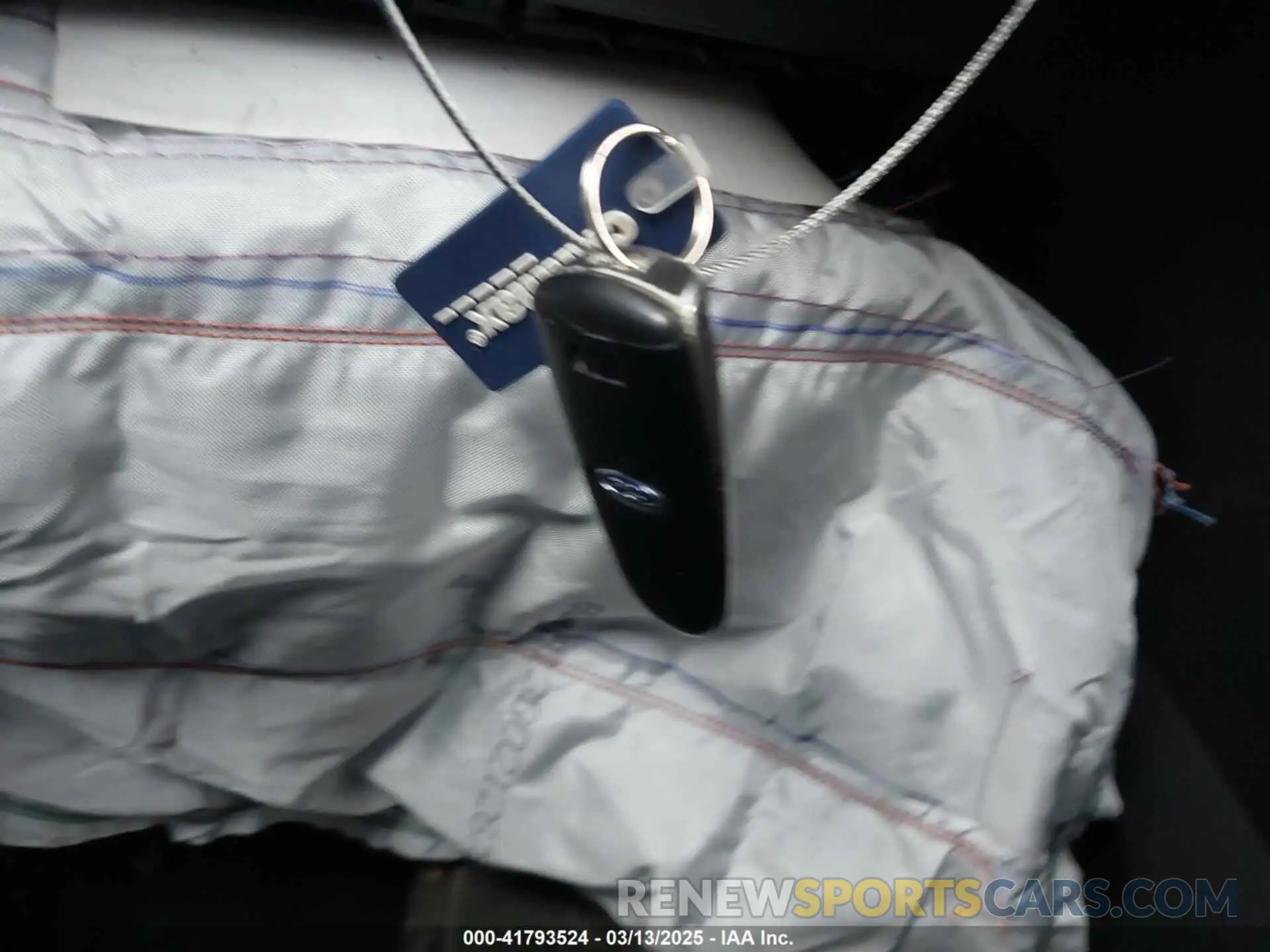 11 Photograph of a damaged car 1FMCU9GDXKUC35625 FORD ESCAPE 2019