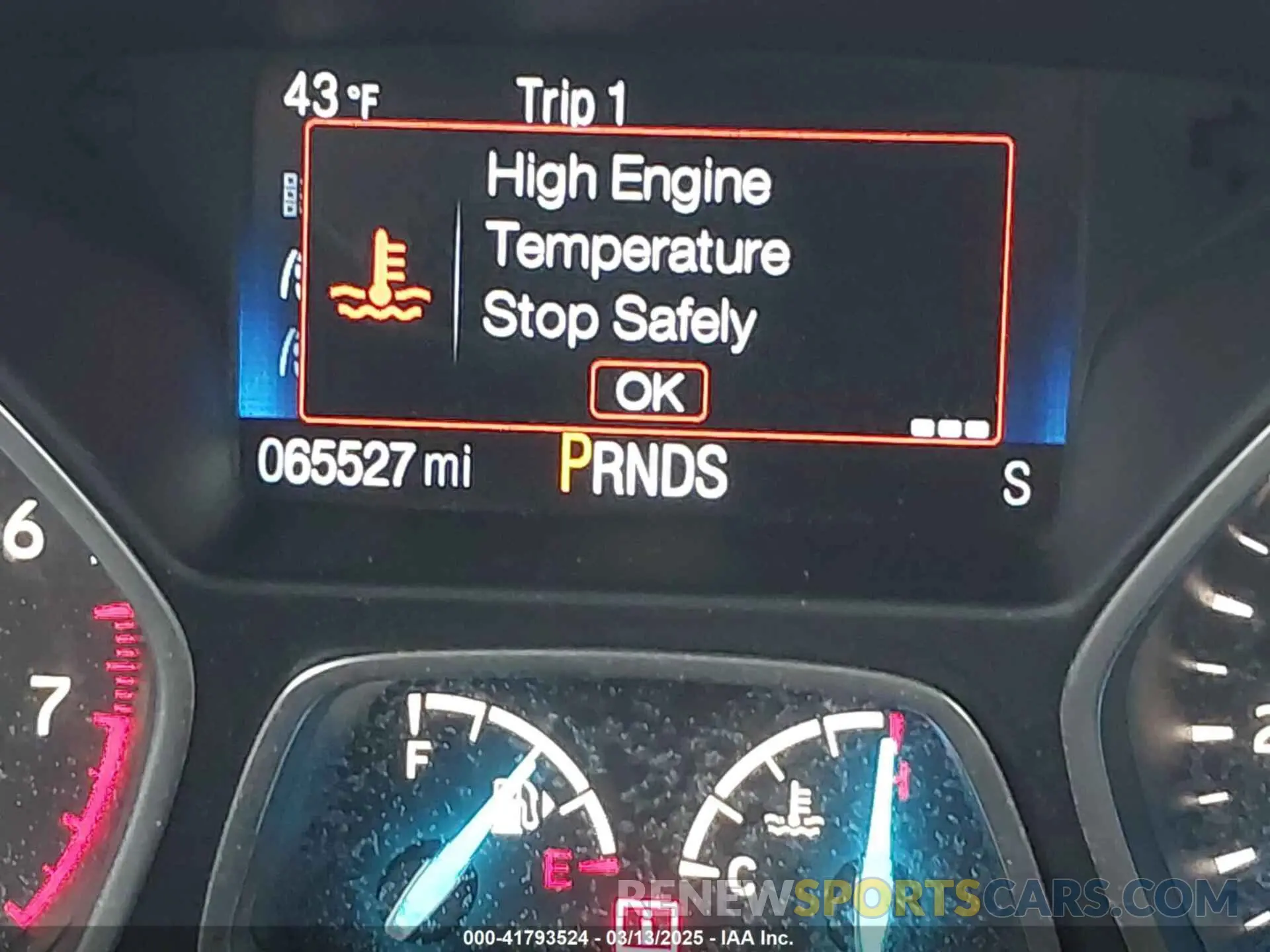 15 Photograph of a damaged car 1FMCU9GDXKUC35625 FORD ESCAPE 2019