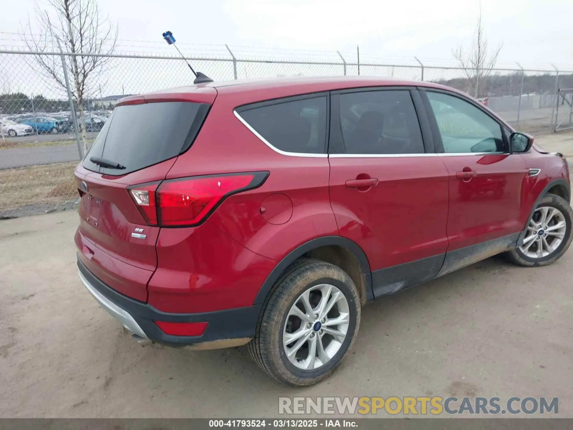 4 Photograph of a damaged car 1FMCU9GDXKUC35625 FORD ESCAPE 2019