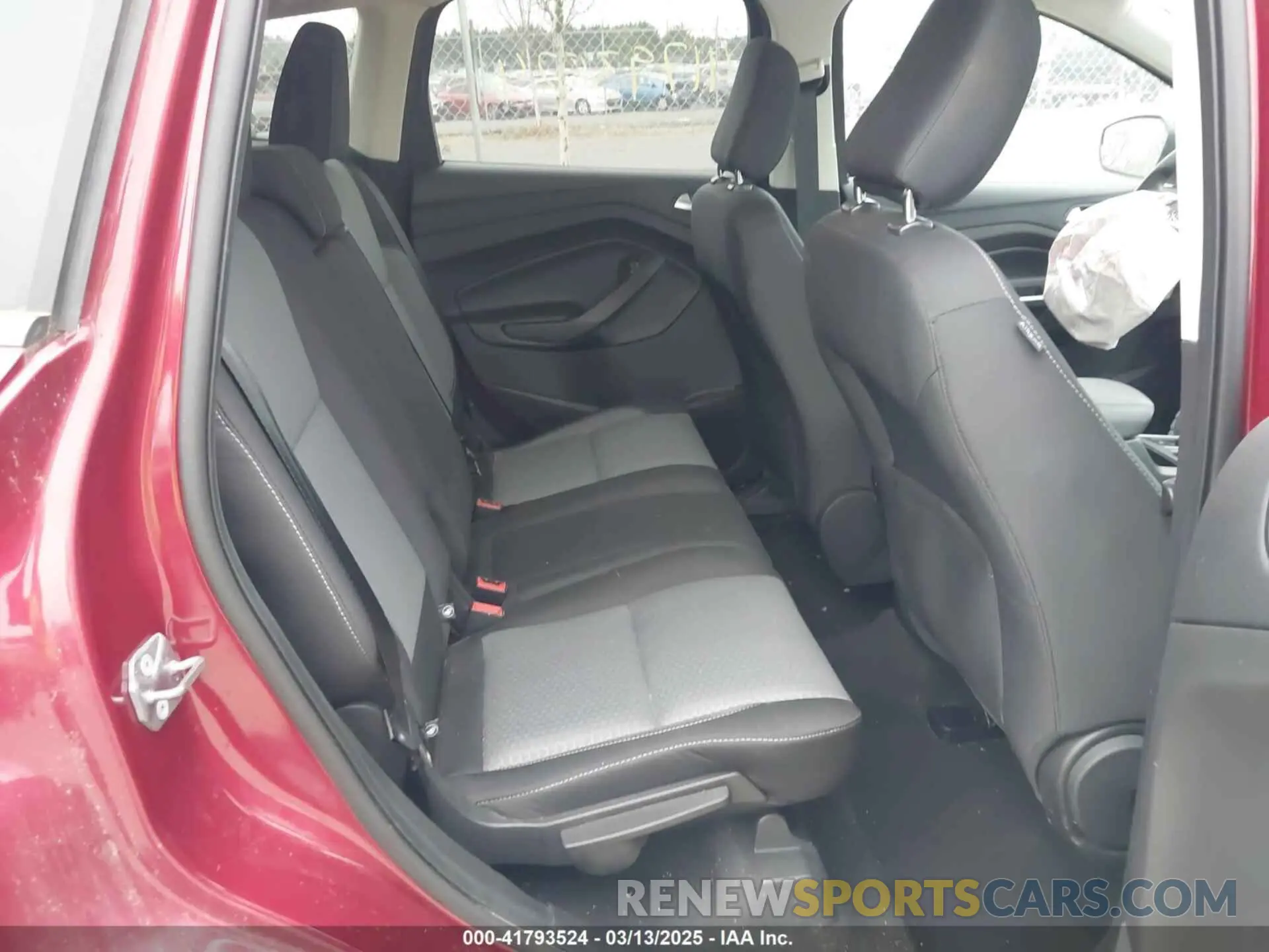 8 Photograph of a damaged car 1FMCU9GDXKUC35625 FORD ESCAPE 2019