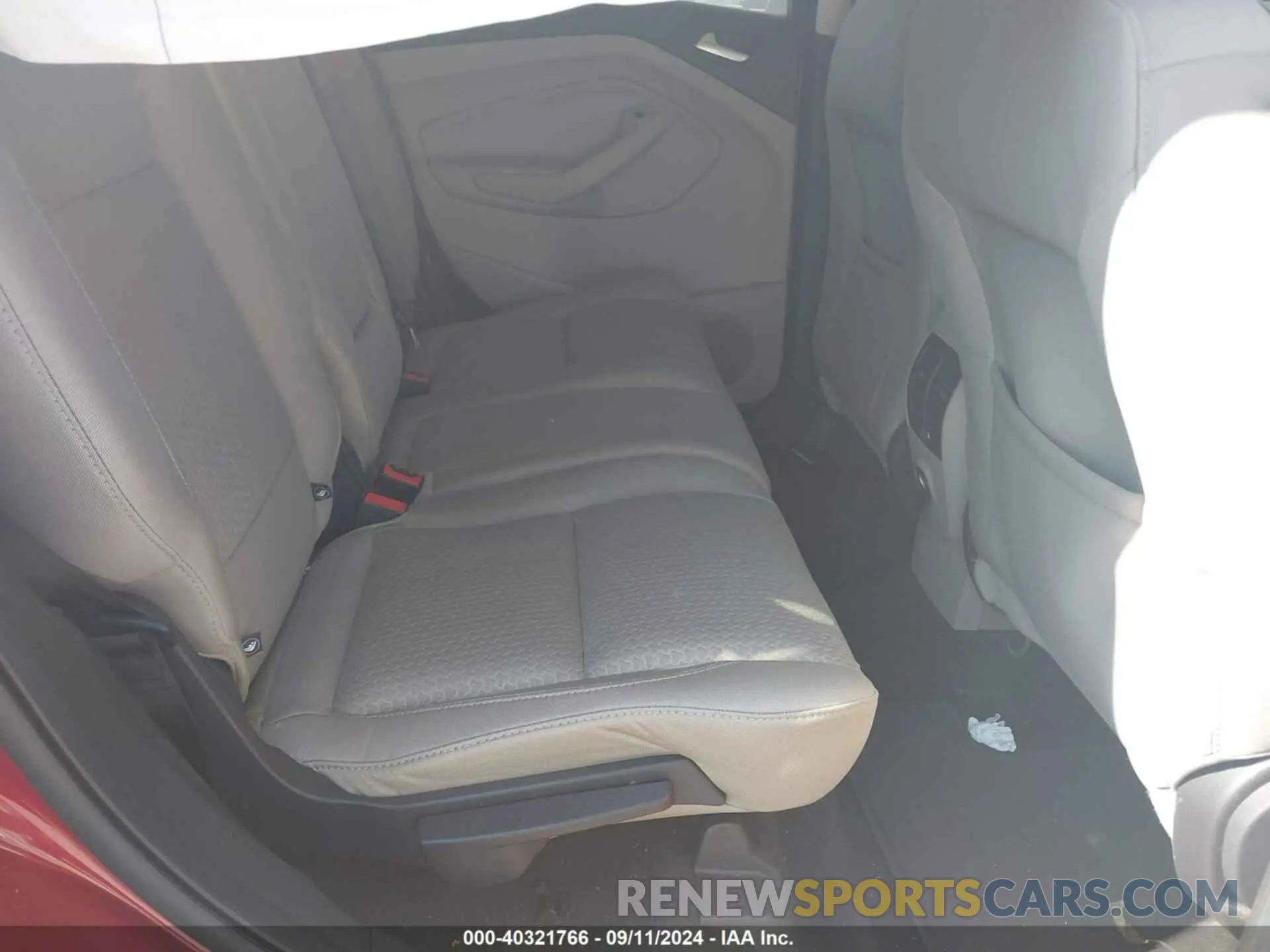 8 Photograph of a damaged car 1FMCU9GDXKUC36208 FORD ESCAPE 2019