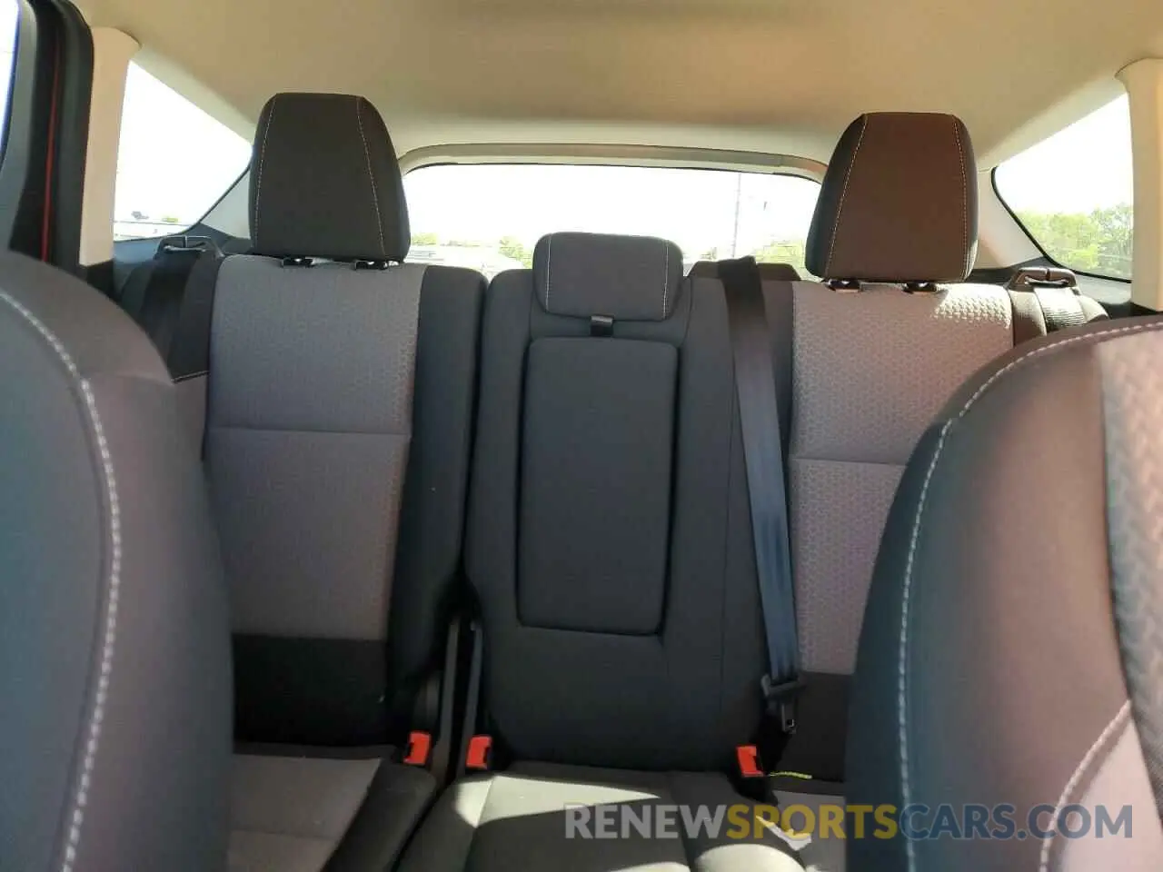10 Photograph of a damaged car 1FMCU9GDXKUC51162 FORD ESCAPE 2019