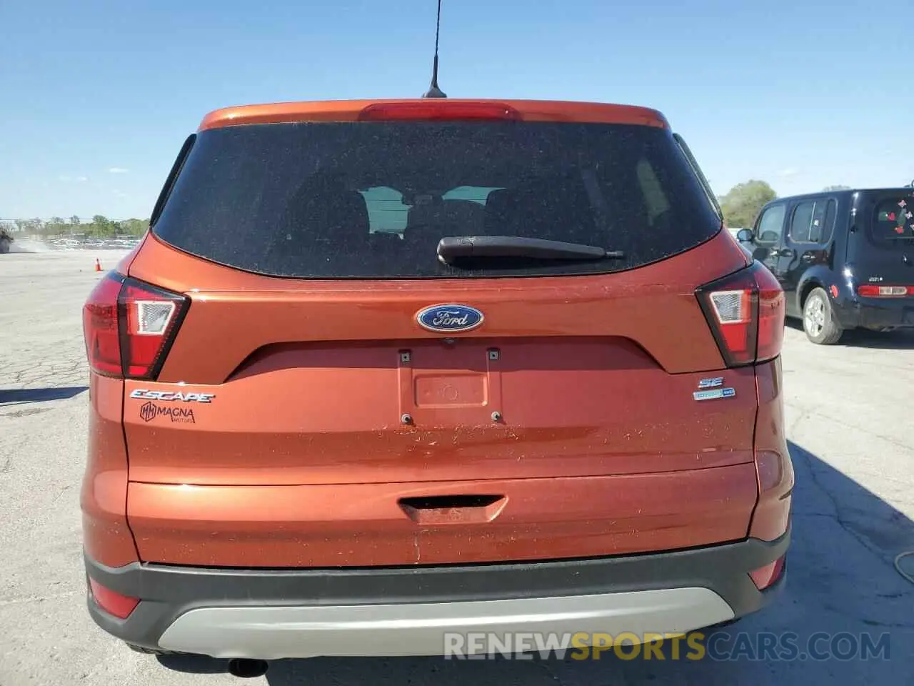 6 Photograph of a damaged car 1FMCU9GDXKUC51162 FORD ESCAPE 2019