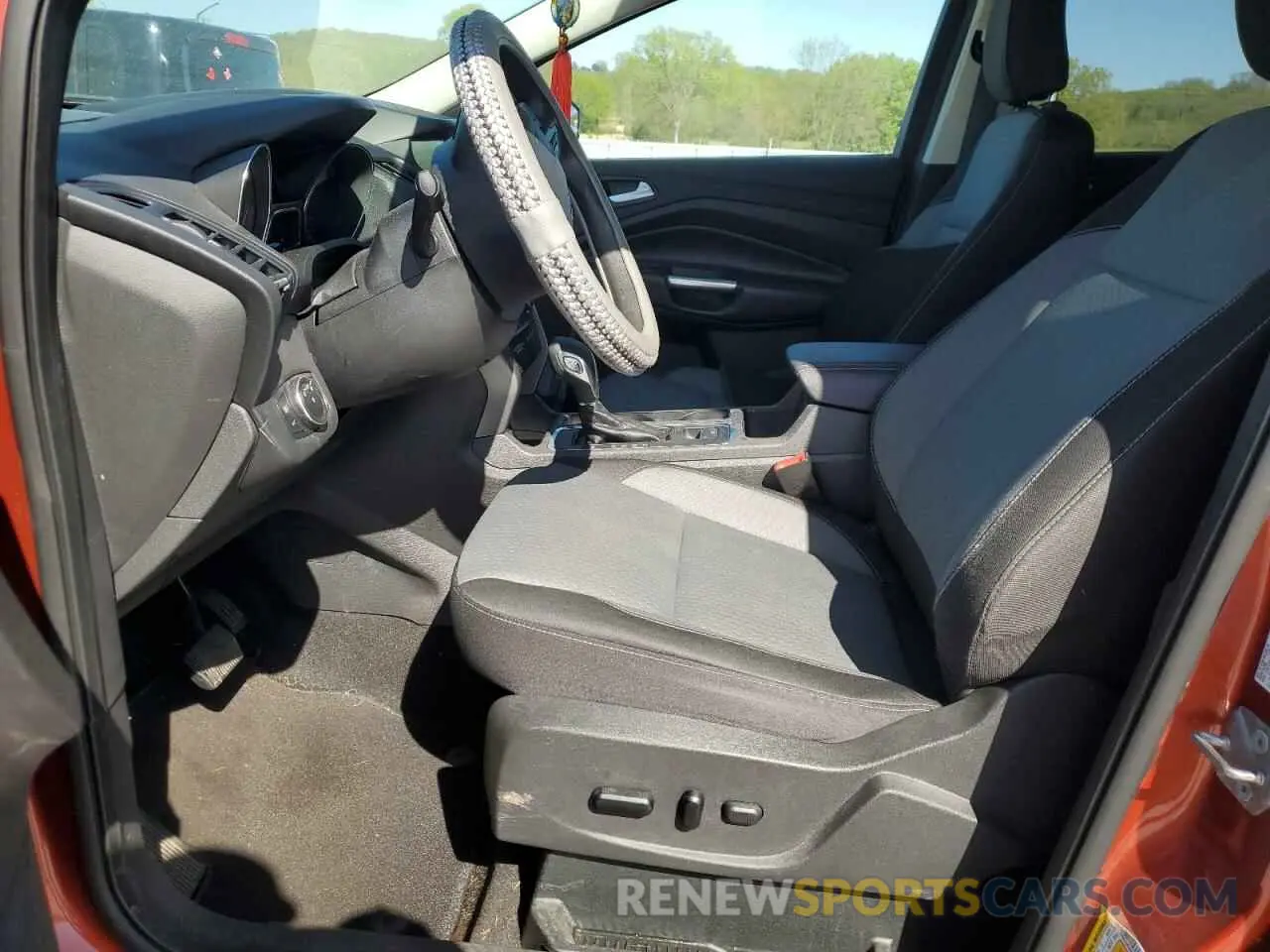 7 Photograph of a damaged car 1FMCU9GDXKUC51162 FORD ESCAPE 2019