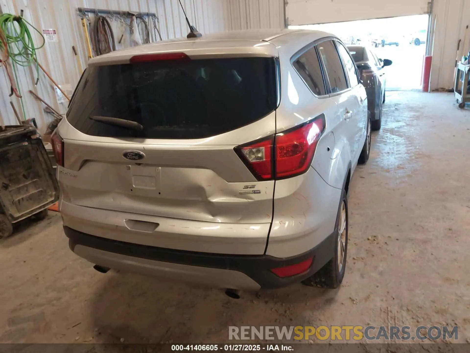 16 Photograph of a damaged car 1FMCU9GDXKUC57012 FORD ESCAPE 2019