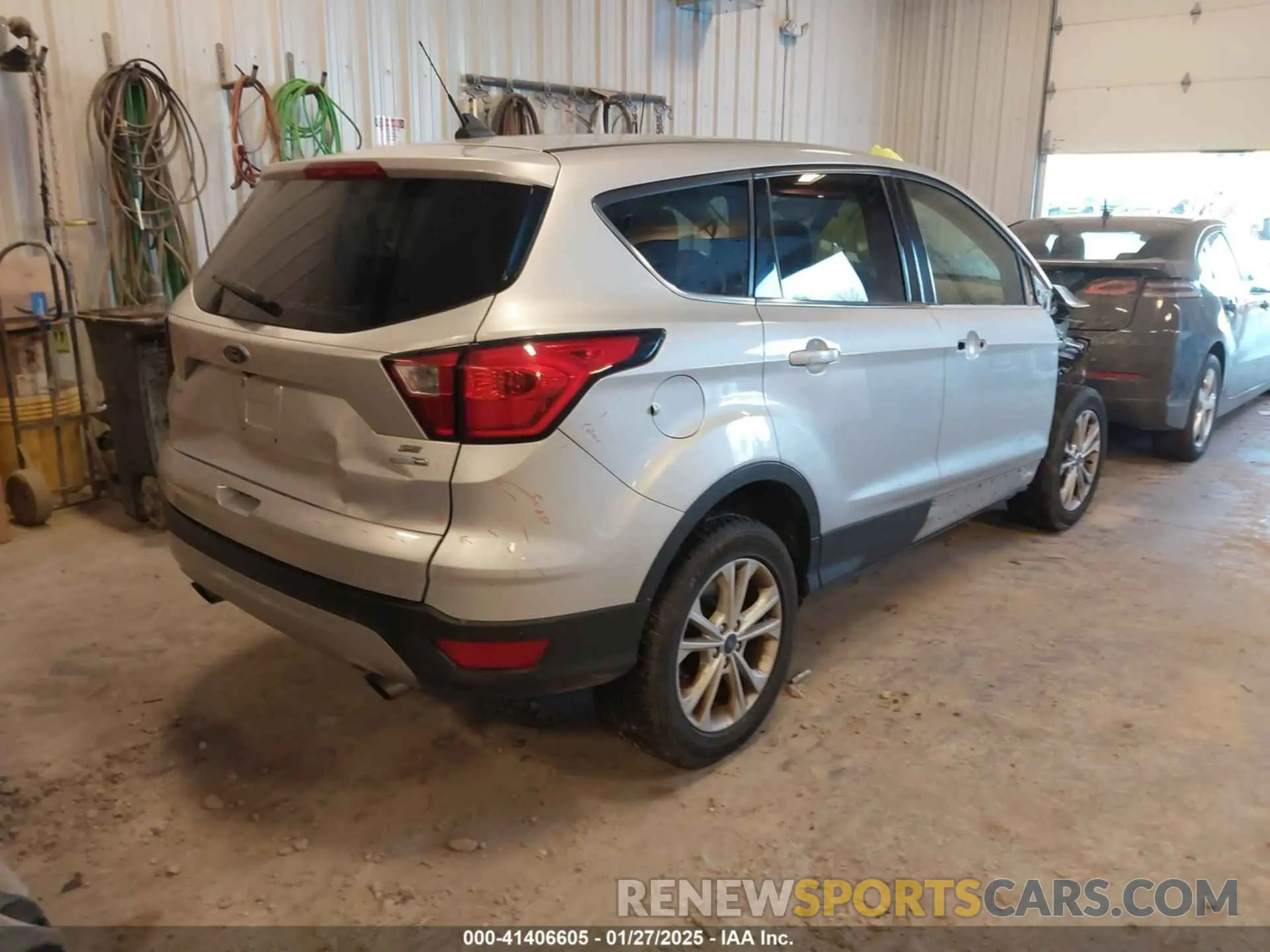 4 Photograph of a damaged car 1FMCU9GDXKUC57012 FORD ESCAPE 2019