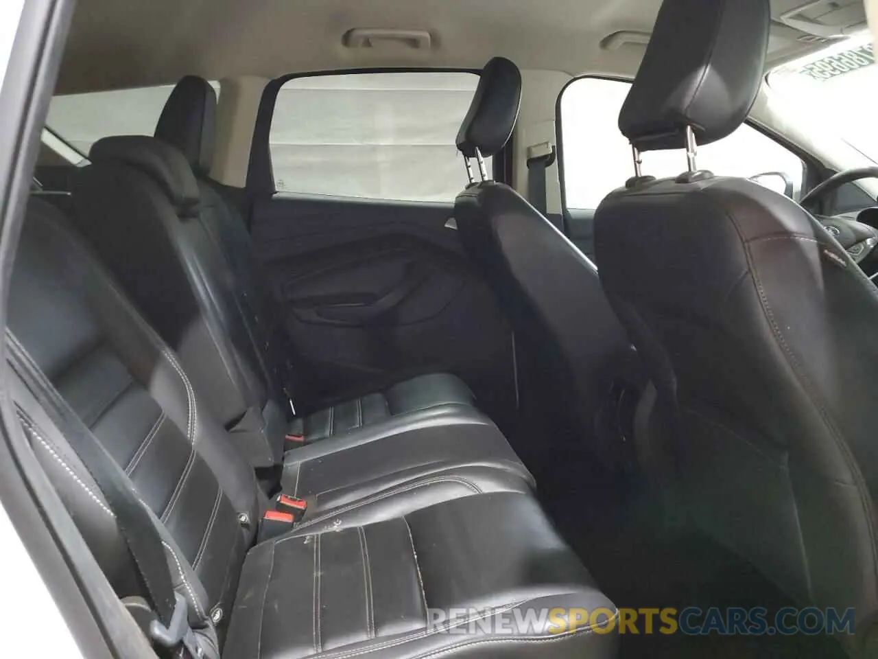 10 Photograph of a damaged car 1FMCU9HD0KUA08586 FORD ESCAPE 2019
