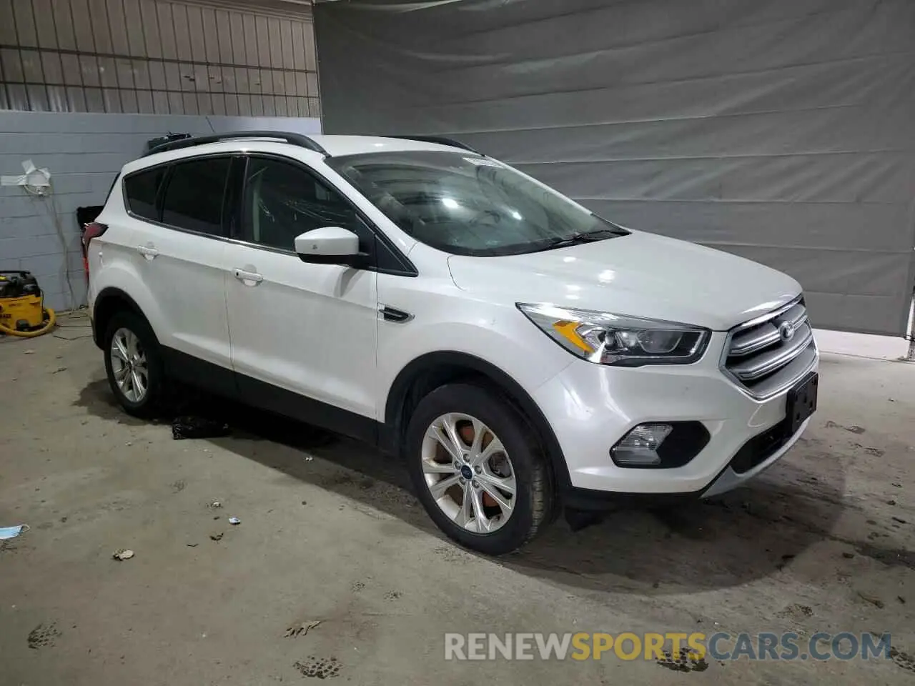 4 Photograph of a damaged car 1FMCU9HD0KUA08586 FORD ESCAPE 2019