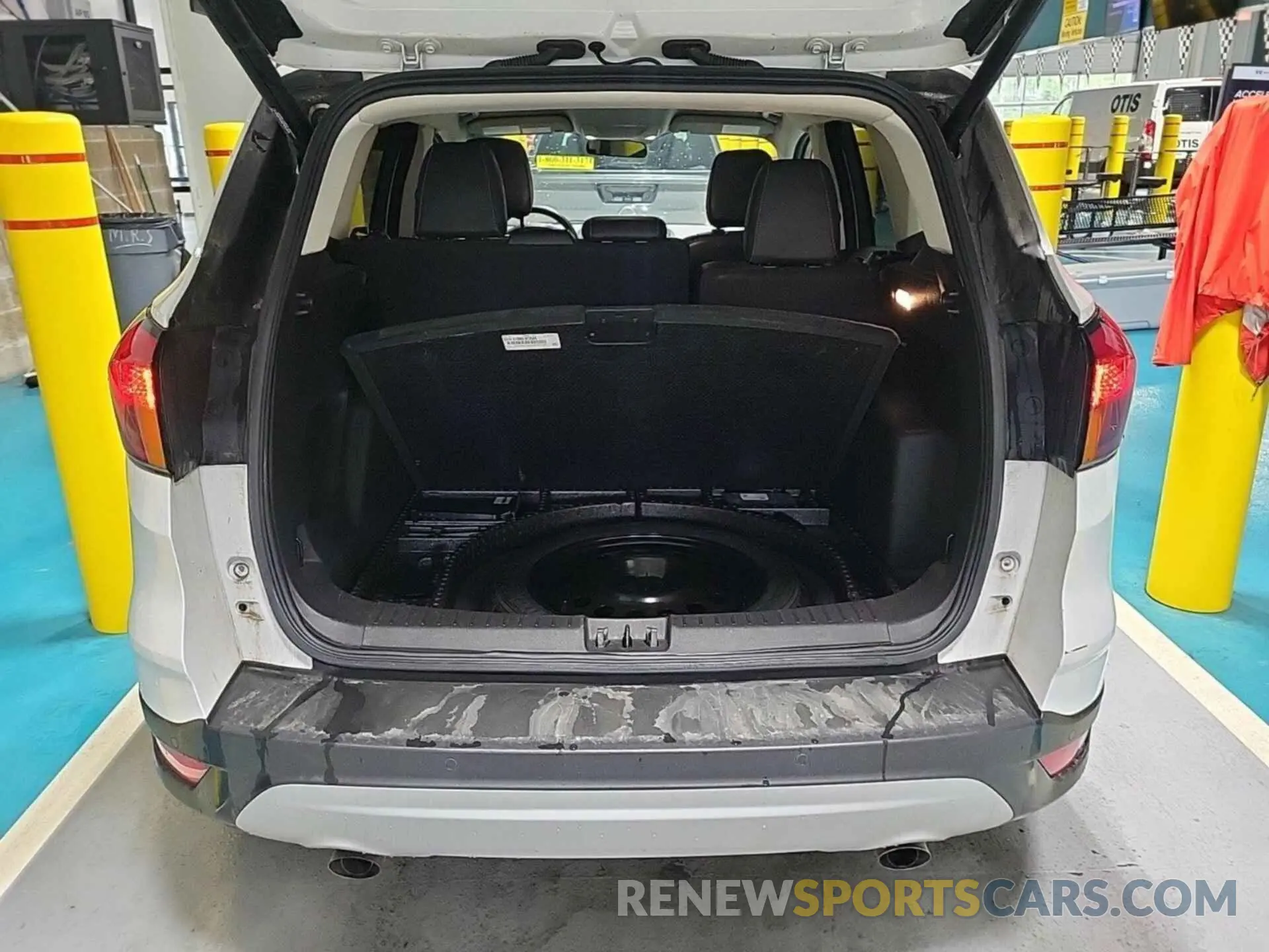 16 Photograph of a damaged car 1FMCU9HD0KUA48764 FORD ESCAPE 2019