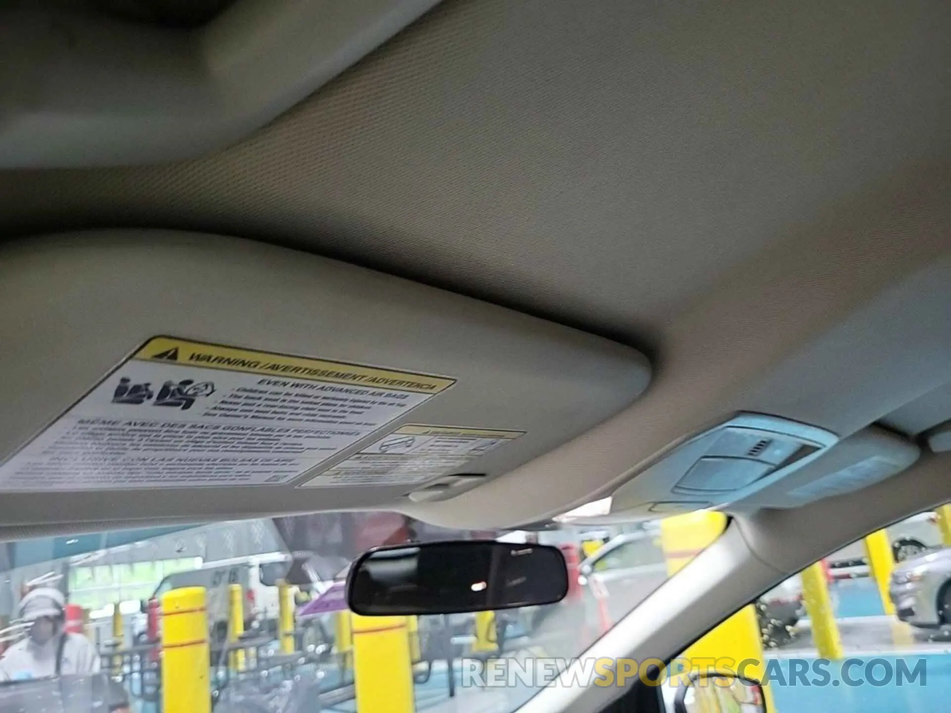 18 Photograph of a damaged car 1FMCU9HD0KUA48764 FORD ESCAPE 2019