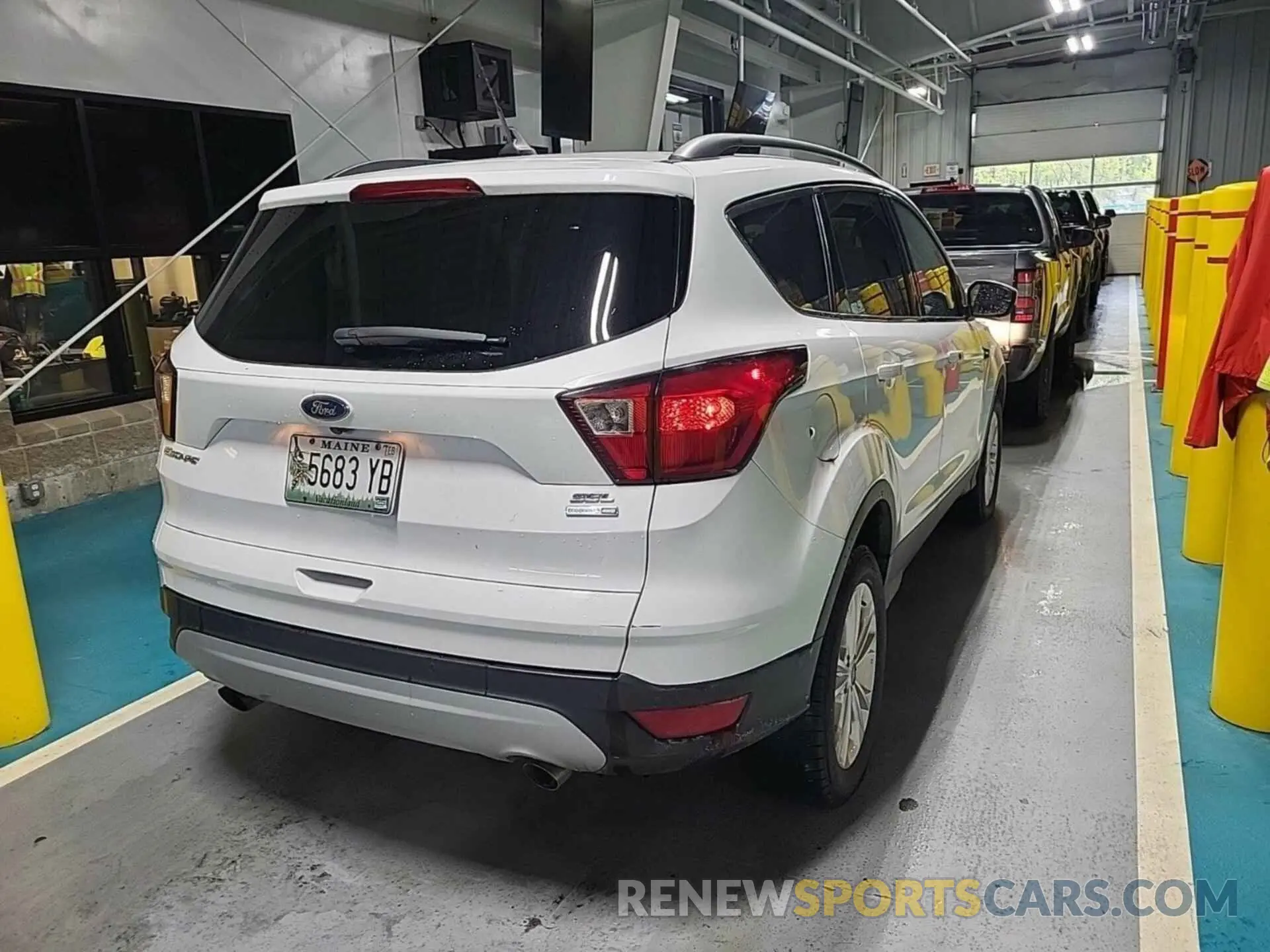 25 Photograph of a damaged car 1FMCU9HD0KUA48764 FORD ESCAPE 2019