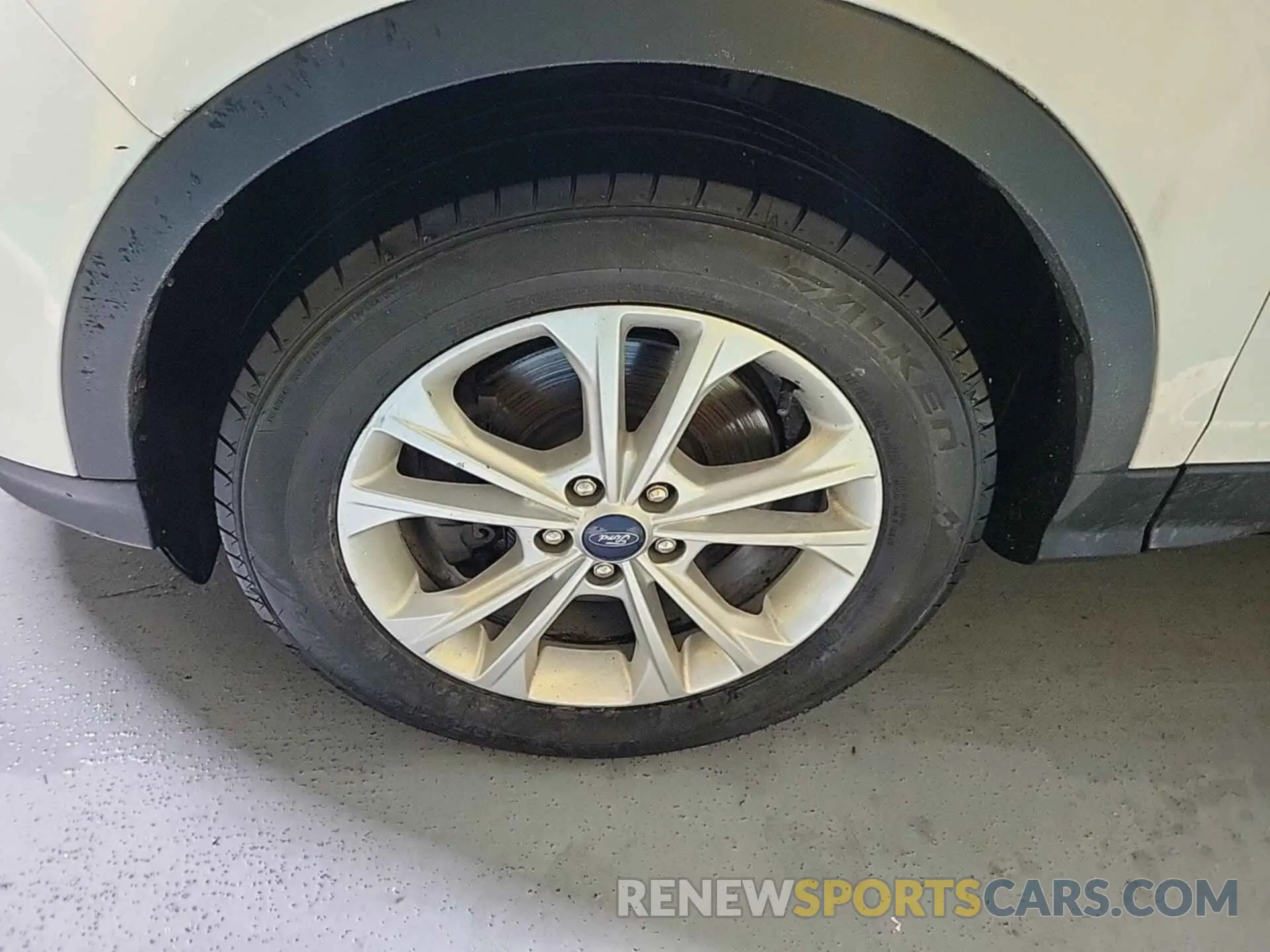 5 Photograph of a damaged car 1FMCU9HD0KUA48764 FORD ESCAPE 2019