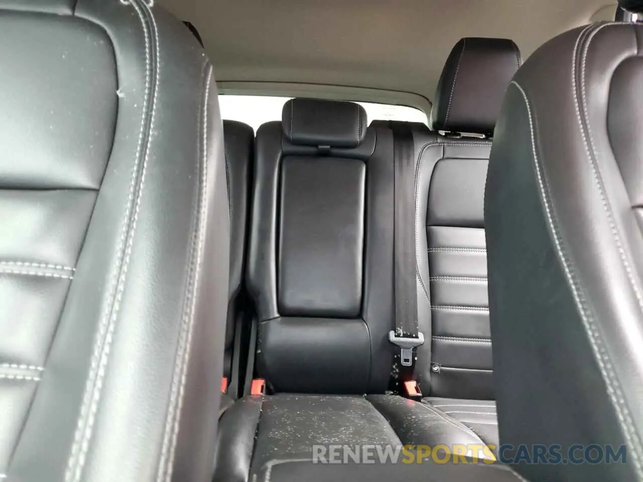 10 Photograph of a damaged car 1FMCU9HD0KUB52929 FORD ESCAPE 2019