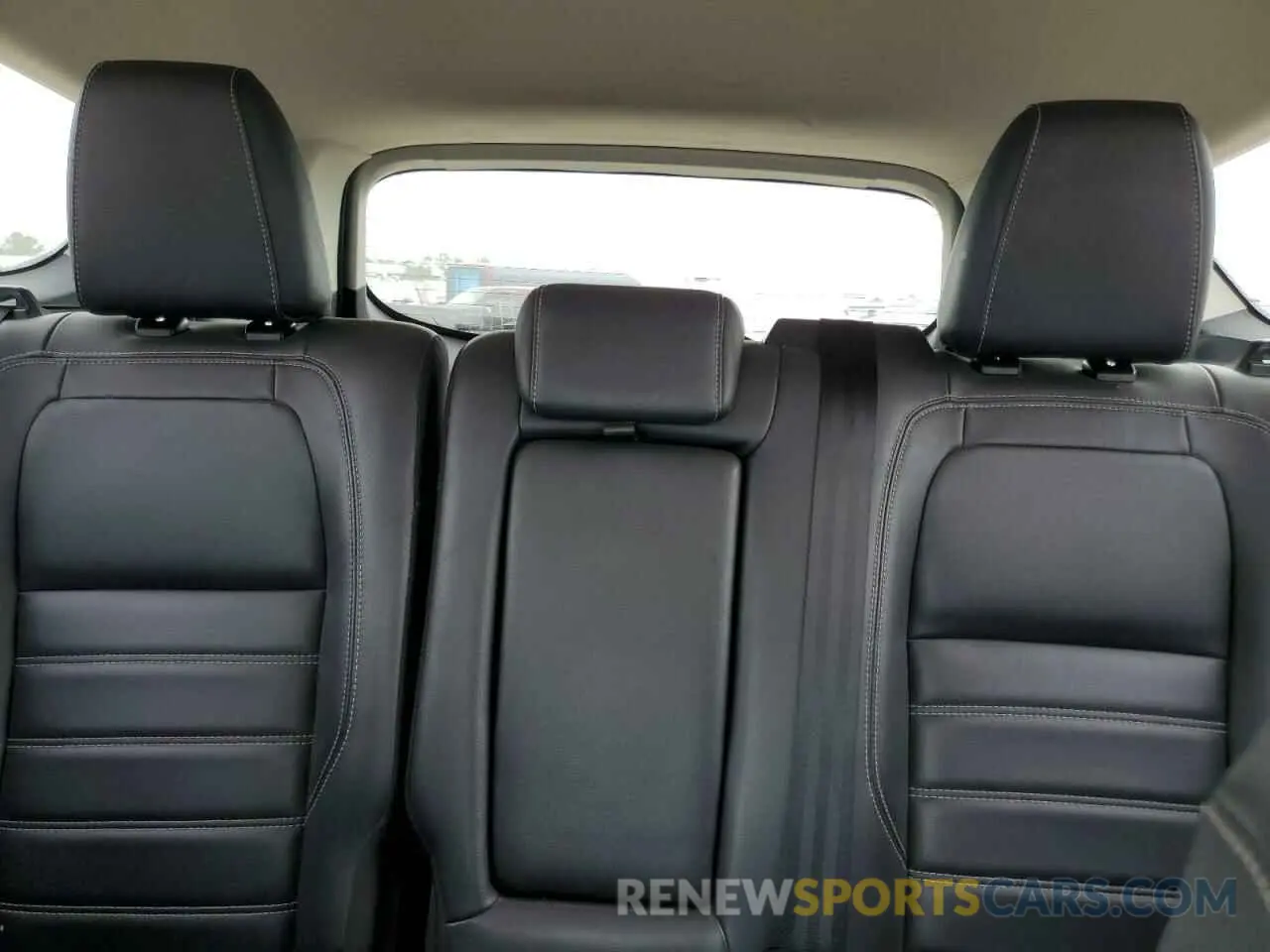 10 Photograph of a damaged car 1FMCU9HD1KUA09004 FORD ESCAPE 2019