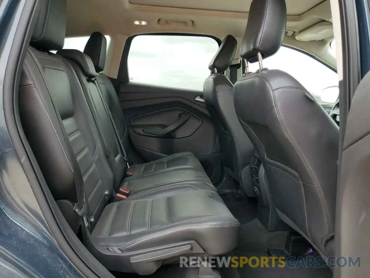 11 Photograph of a damaged car 1FMCU9HD1KUA09004 FORD ESCAPE 2019