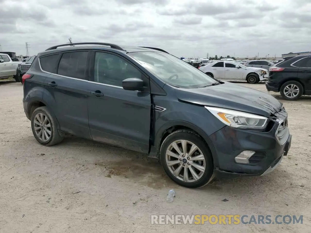 4 Photograph of a damaged car 1FMCU9HD1KUA09004 FORD ESCAPE 2019