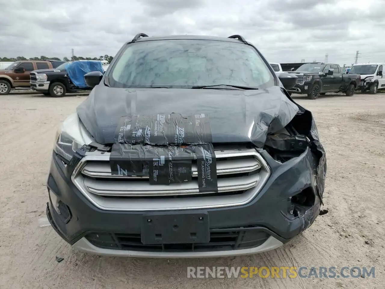 5 Photograph of a damaged car 1FMCU9HD1KUA09004 FORD ESCAPE 2019