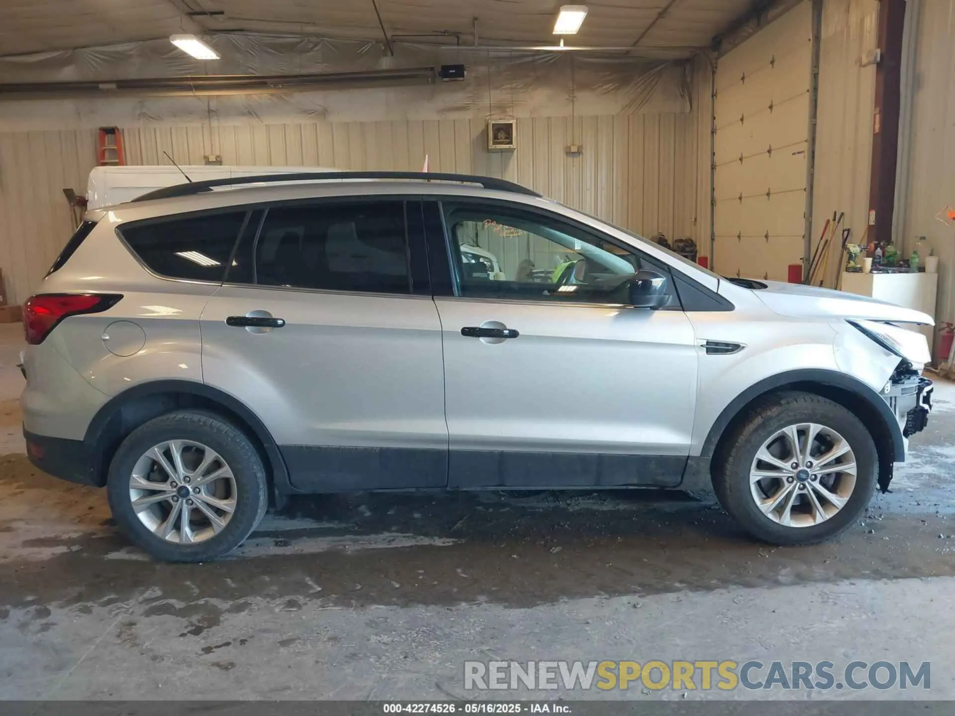 14 Photograph of a damaged car 1FMCU9HD1KUA52418 FORD ESCAPE 2019