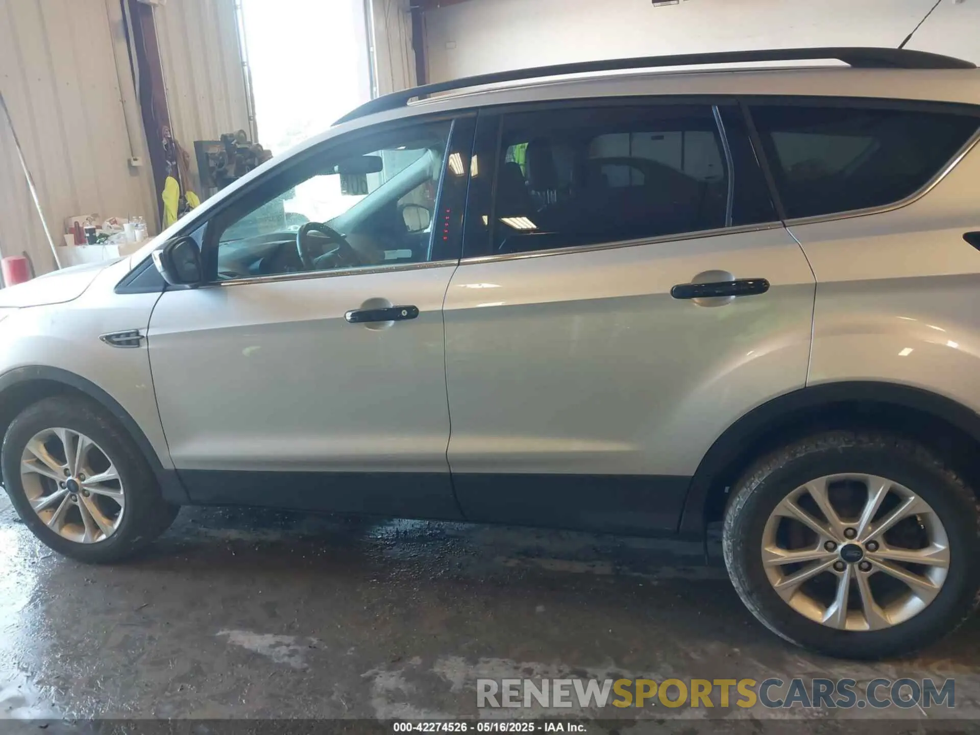 15 Photograph of a damaged car 1FMCU9HD1KUA52418 FORD ESCAPE 2019
